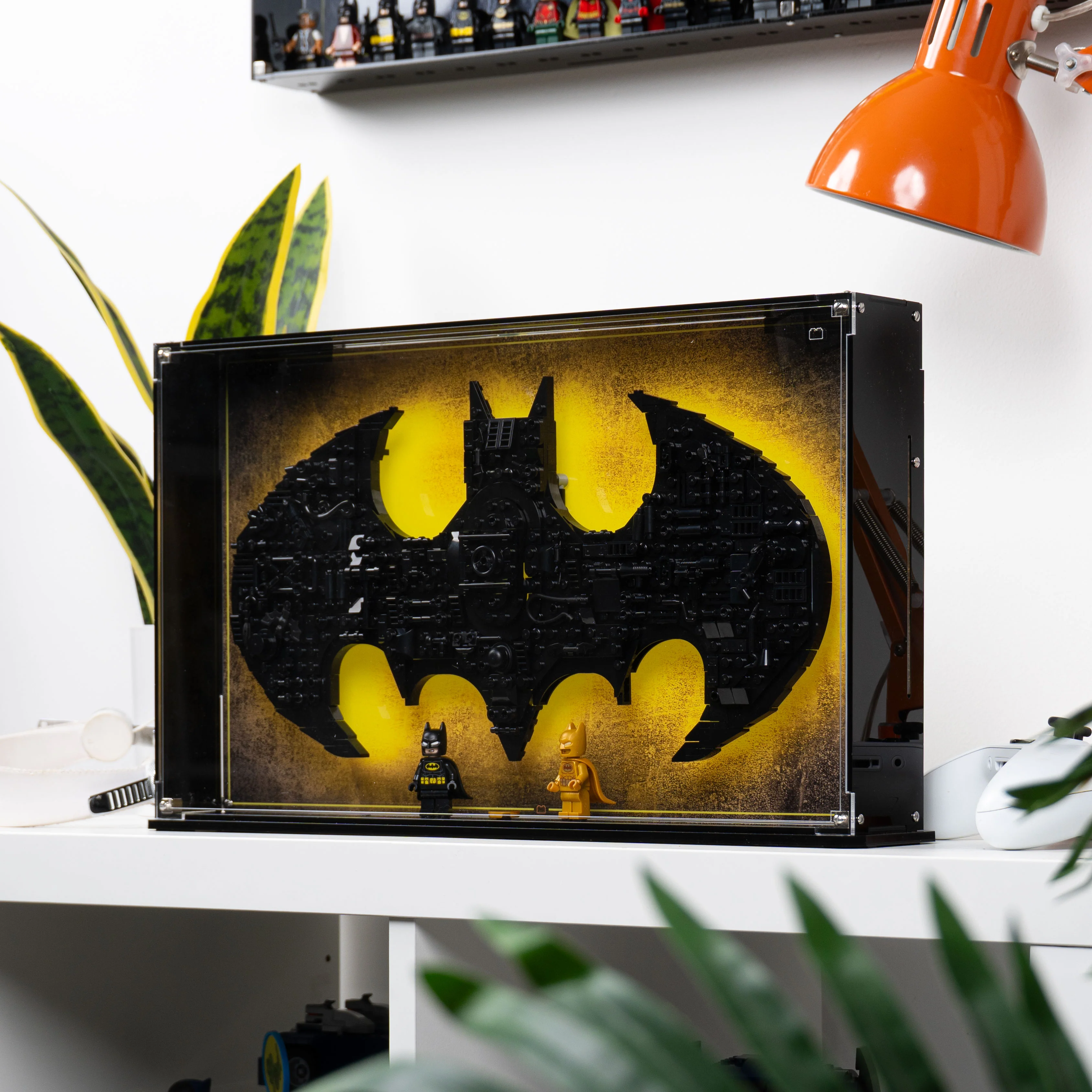 Wall Mountable Display Case for LEGO® Batman™ Logo (76330) - Image 2