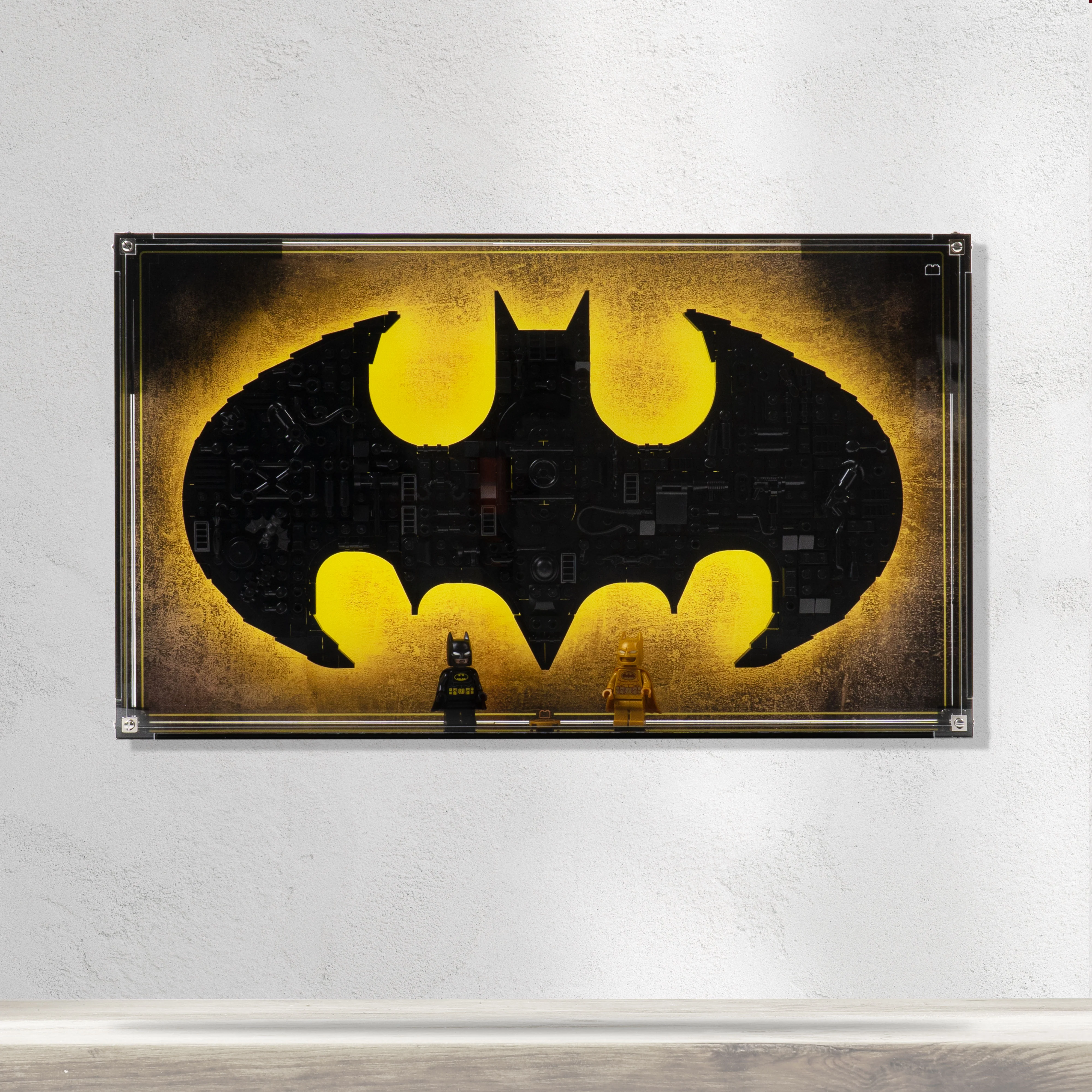 Wall Mountable Display Case for LEGO® Batman™ Logo (76330) - Image 5