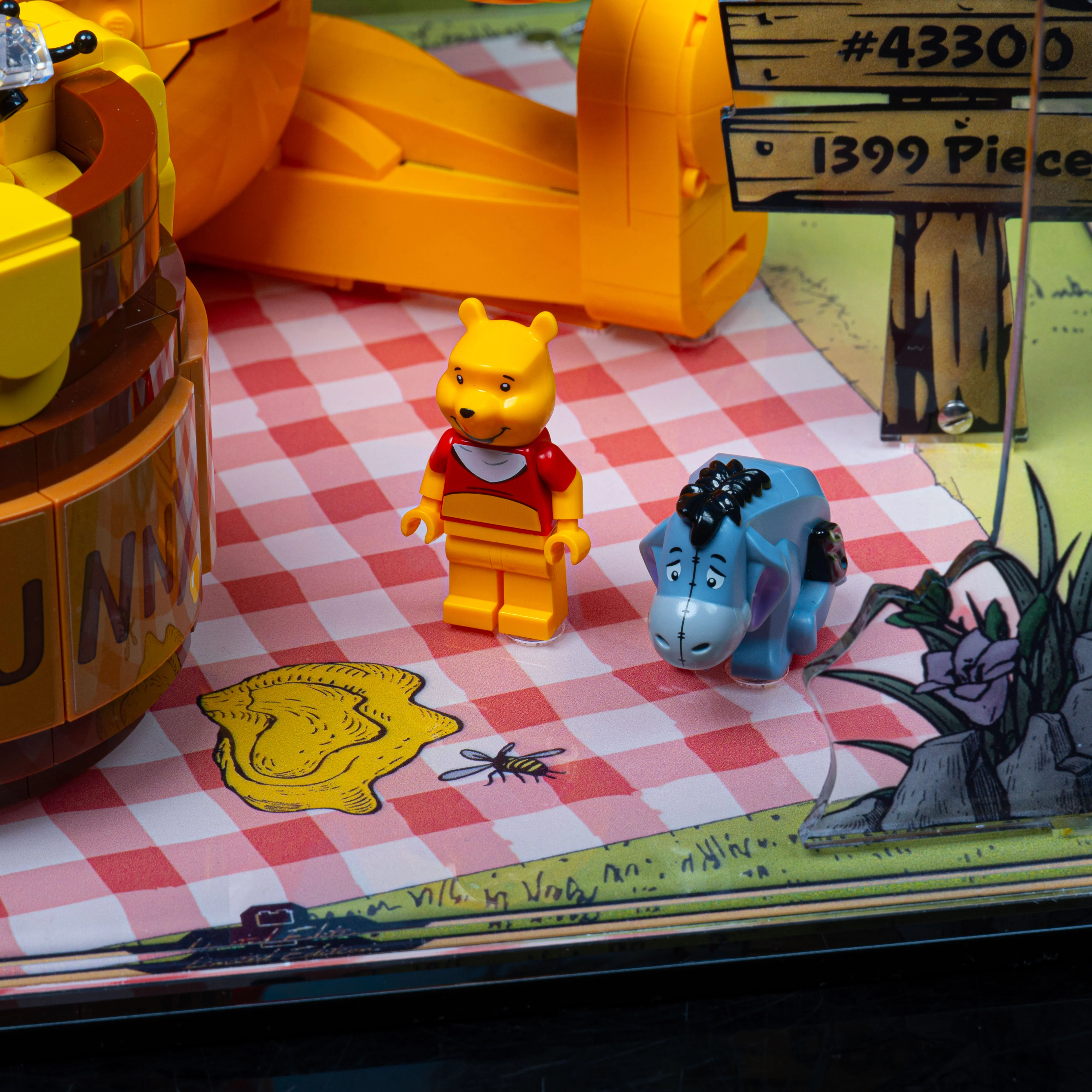 Limited Edition Display Case for LEGO® Disney Winnie the Pooh (43300) - Image 12
