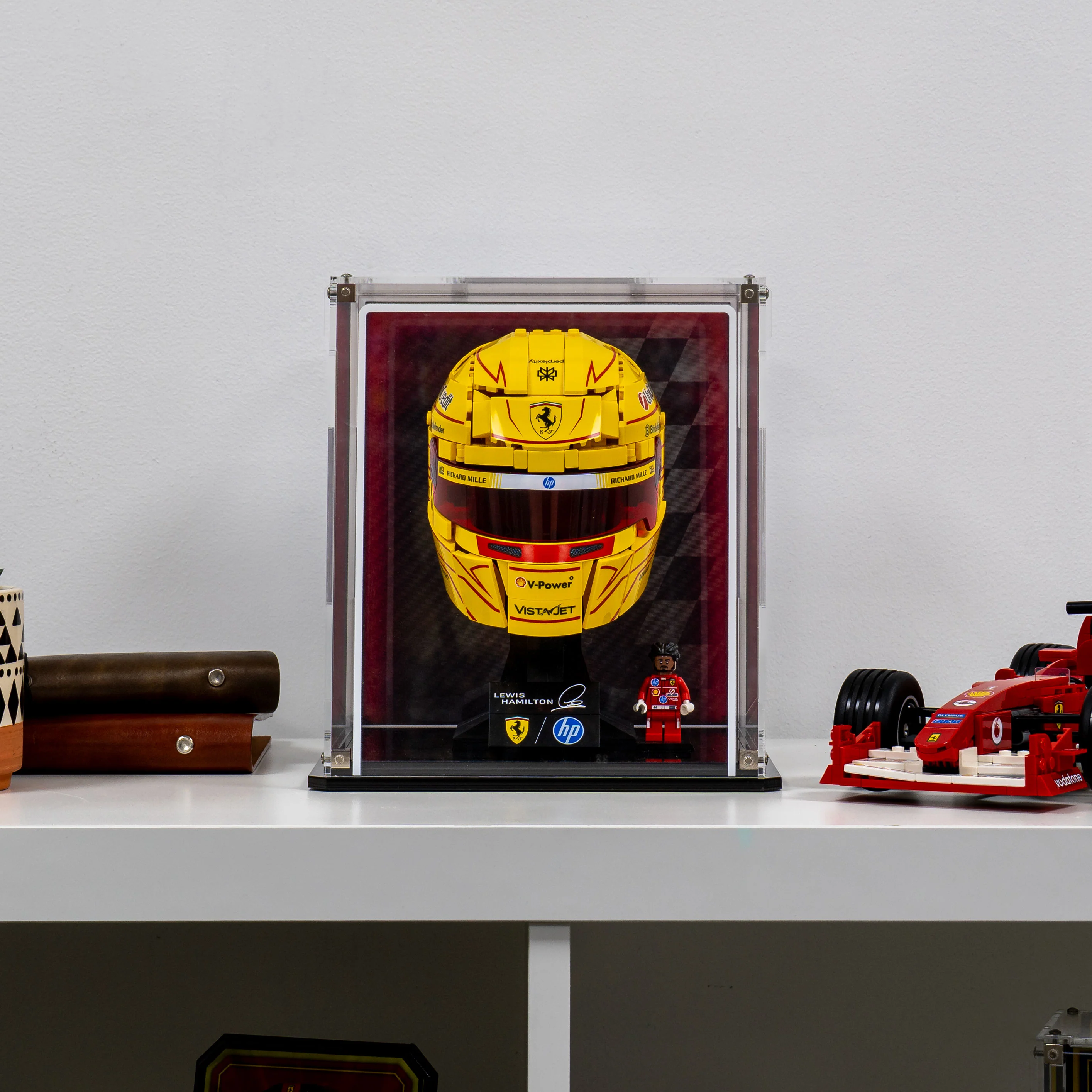 Wall Mountable Display Case for LEGO® Editions: Scuderia Ferrari HP Lewis Hamilton Helmet (43022) - Image 11