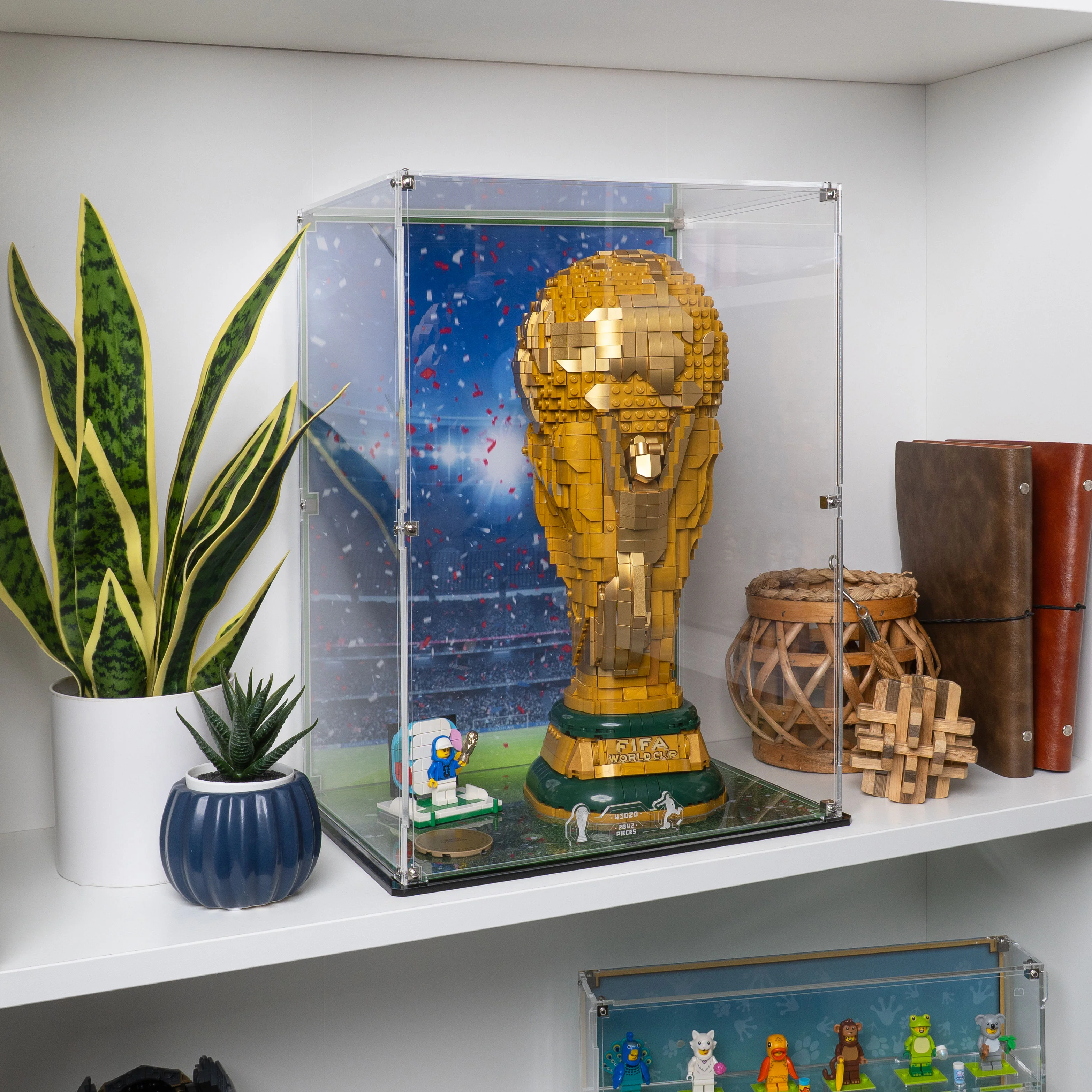Display Case for LEGO® FIFA World Cup™ Official Trophy (43020) - Image 2