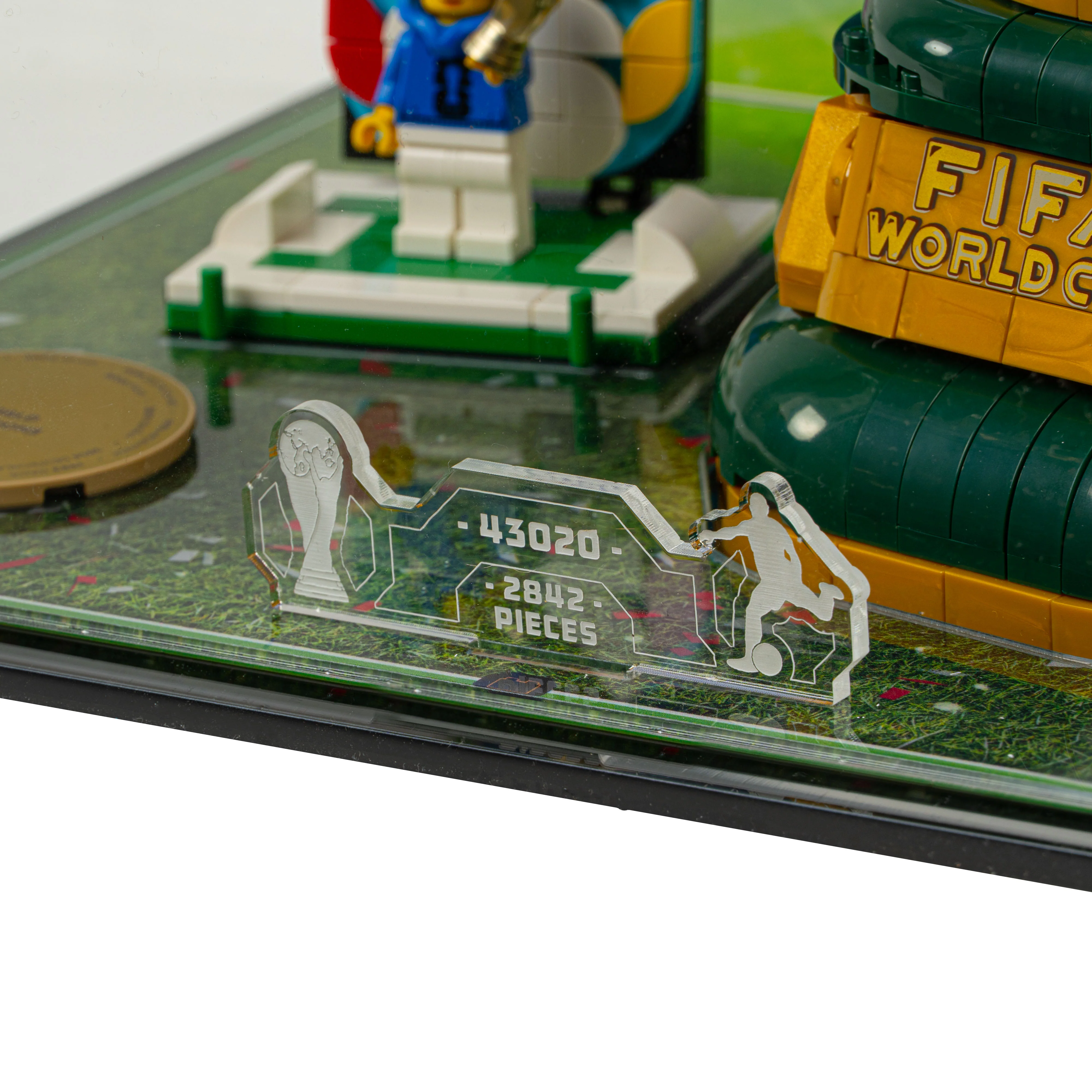Display Case for LEGO® FIFA World Cup™ Official Trophy (43020) - Image 7
