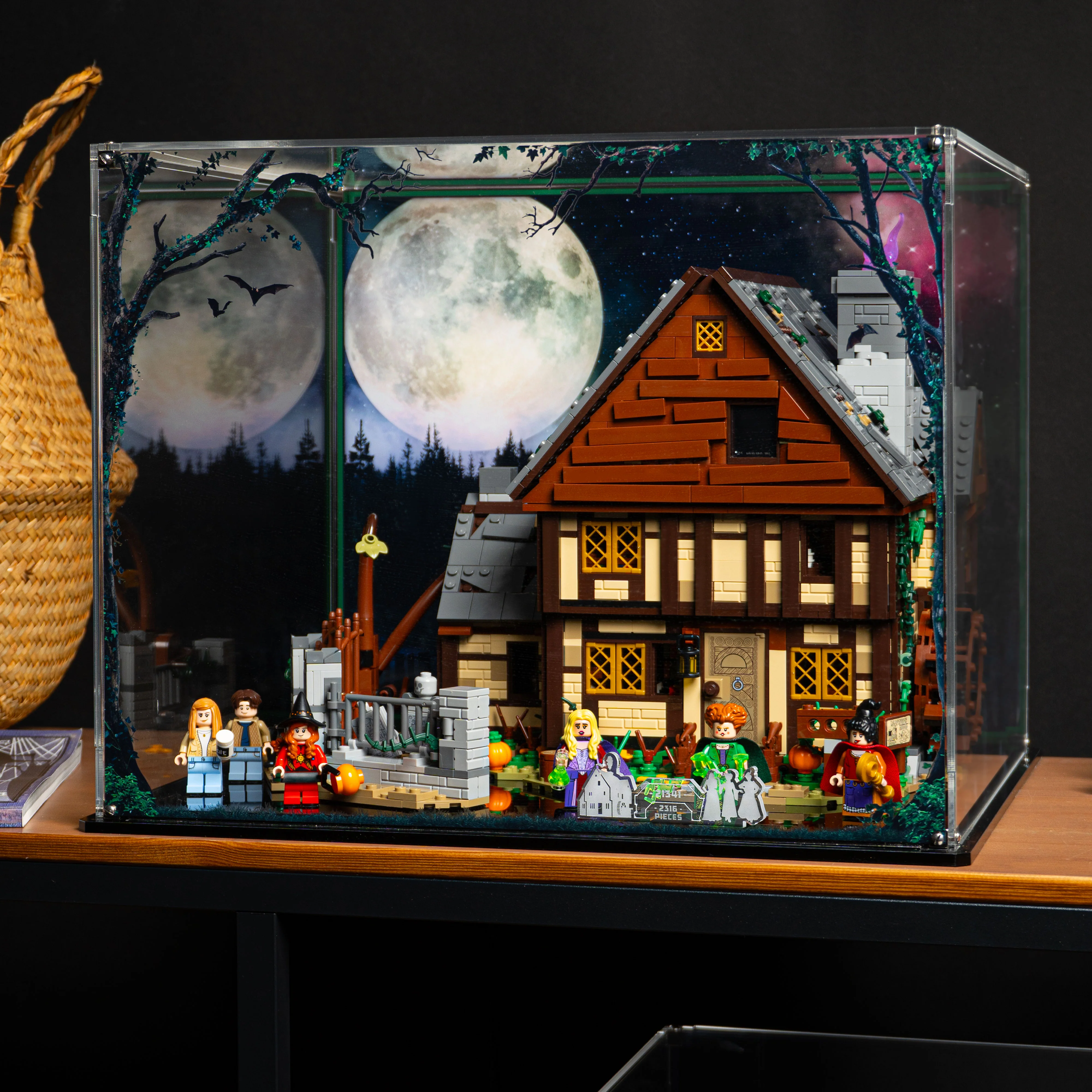 Display Case for LEGO® Ideas Disney Hocus Pocus: Sanderson Sisters' Cottage (21341) - Image 2