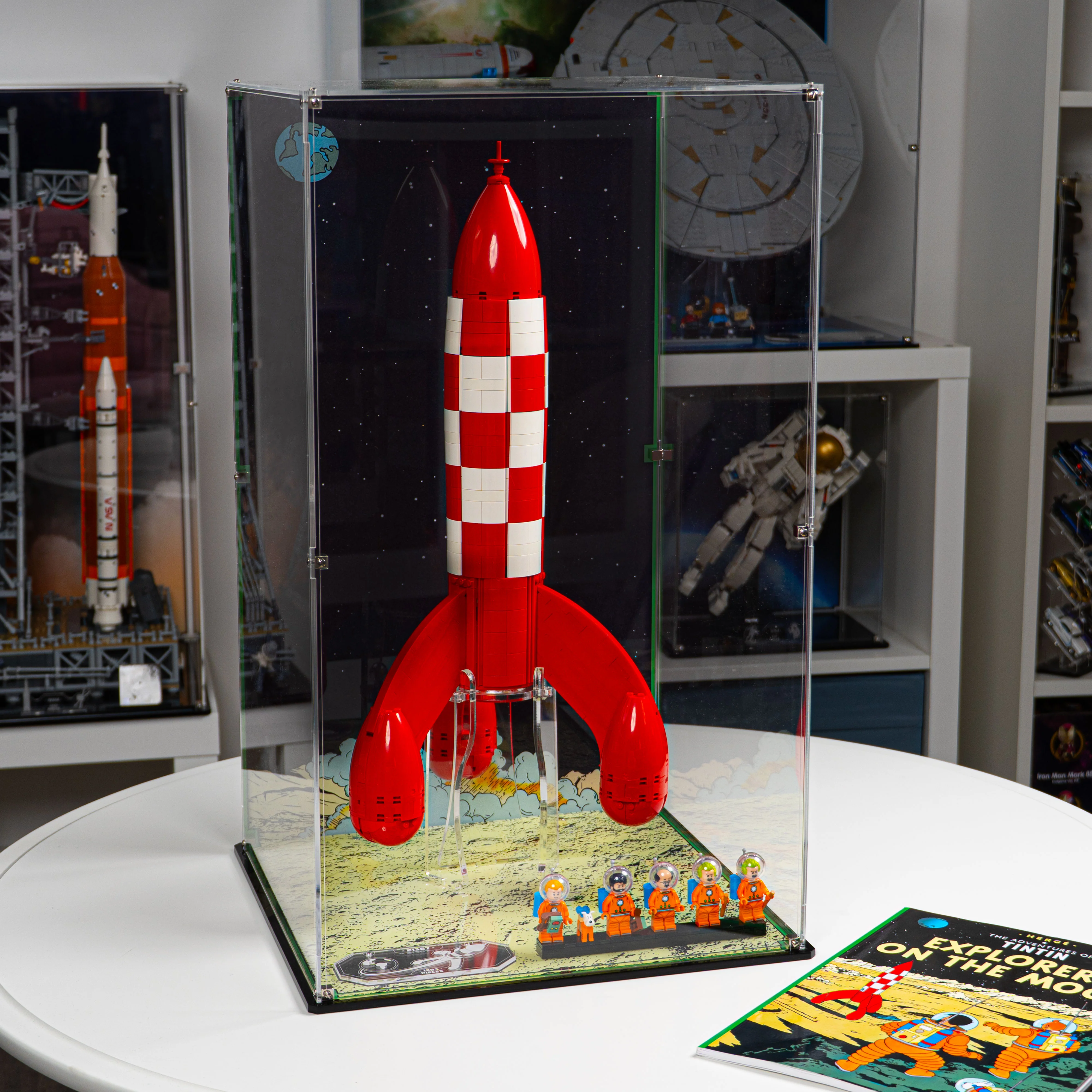 Display Case for LEGO® Ideas: Tintin® Moon Rocket (21367) - Image 2