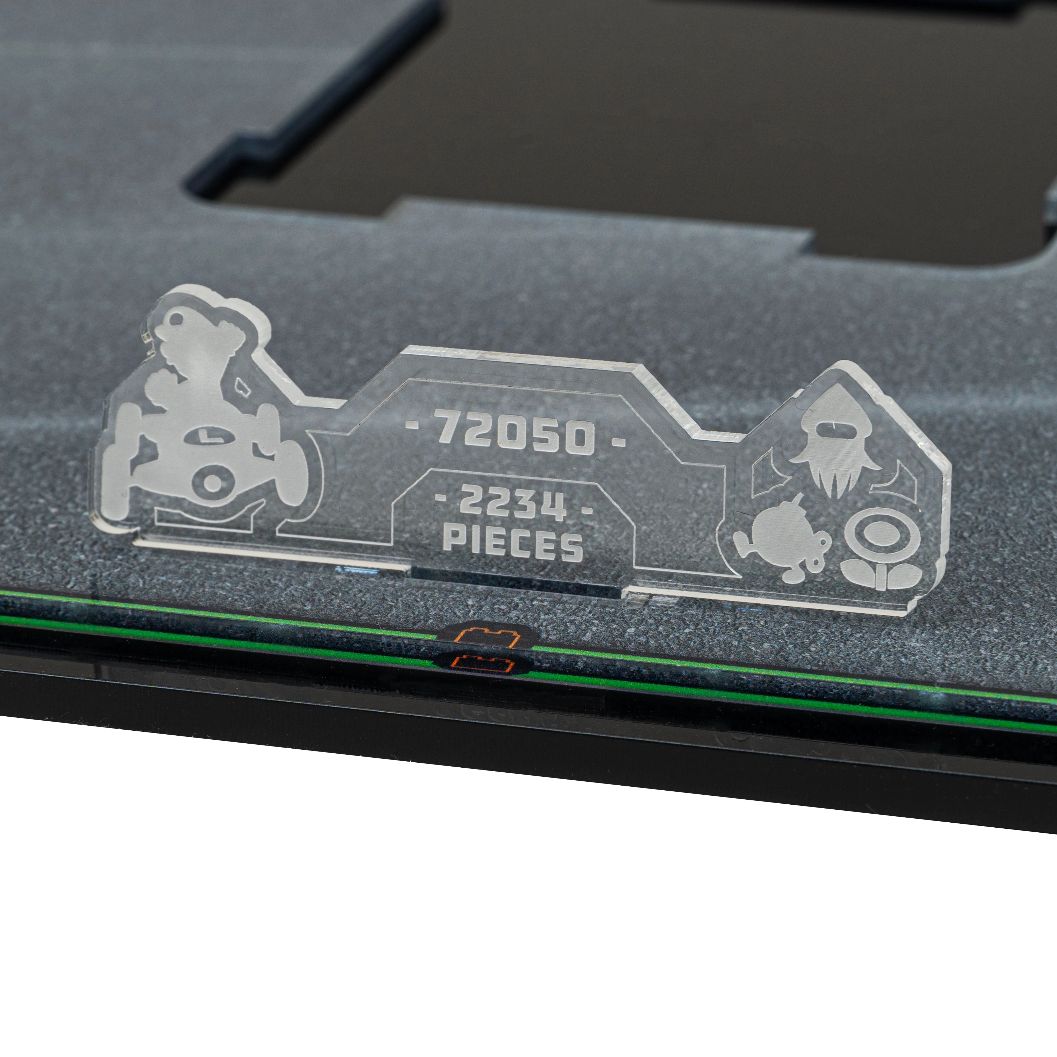 Display Case for LEGO® Mario Kart™ Luigi & Mach 8 (72050) - Image 9