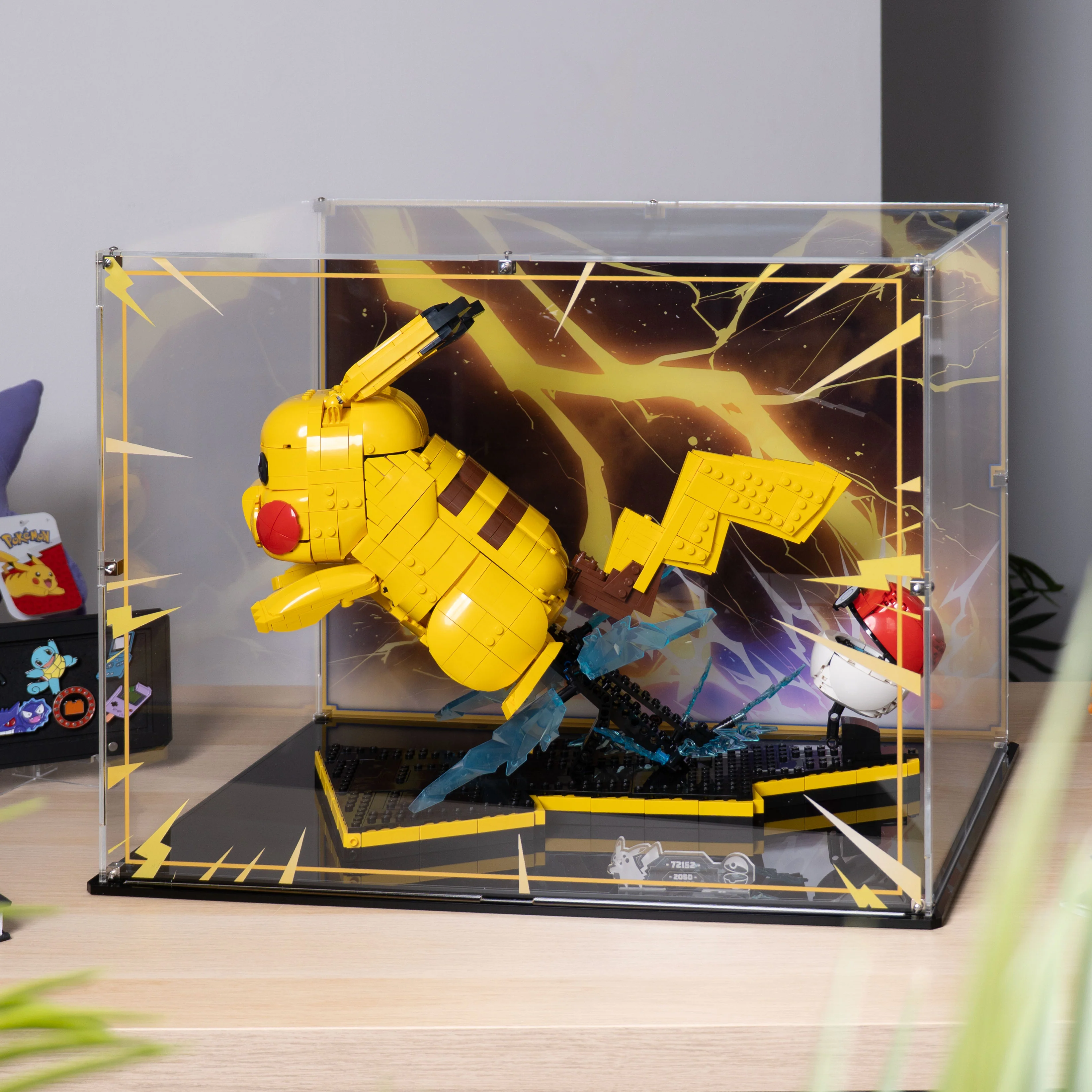 Display Case for LEGO® Pokémon™: Pikachu and Poké Ball (72152) - Image 12