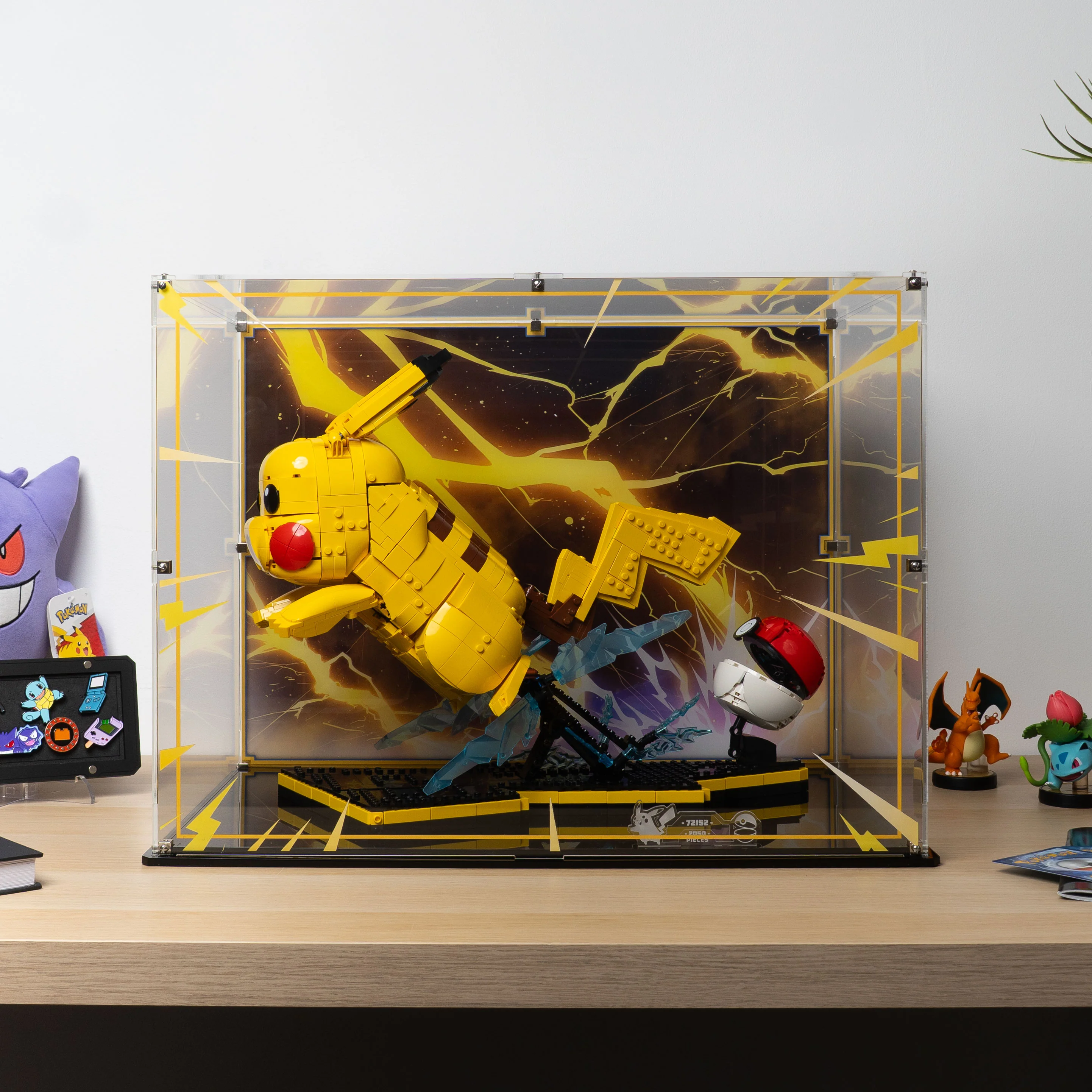 Display Case for LEGO® Pokémon™: Pikachu and Poké Ball (72152) - Image 15