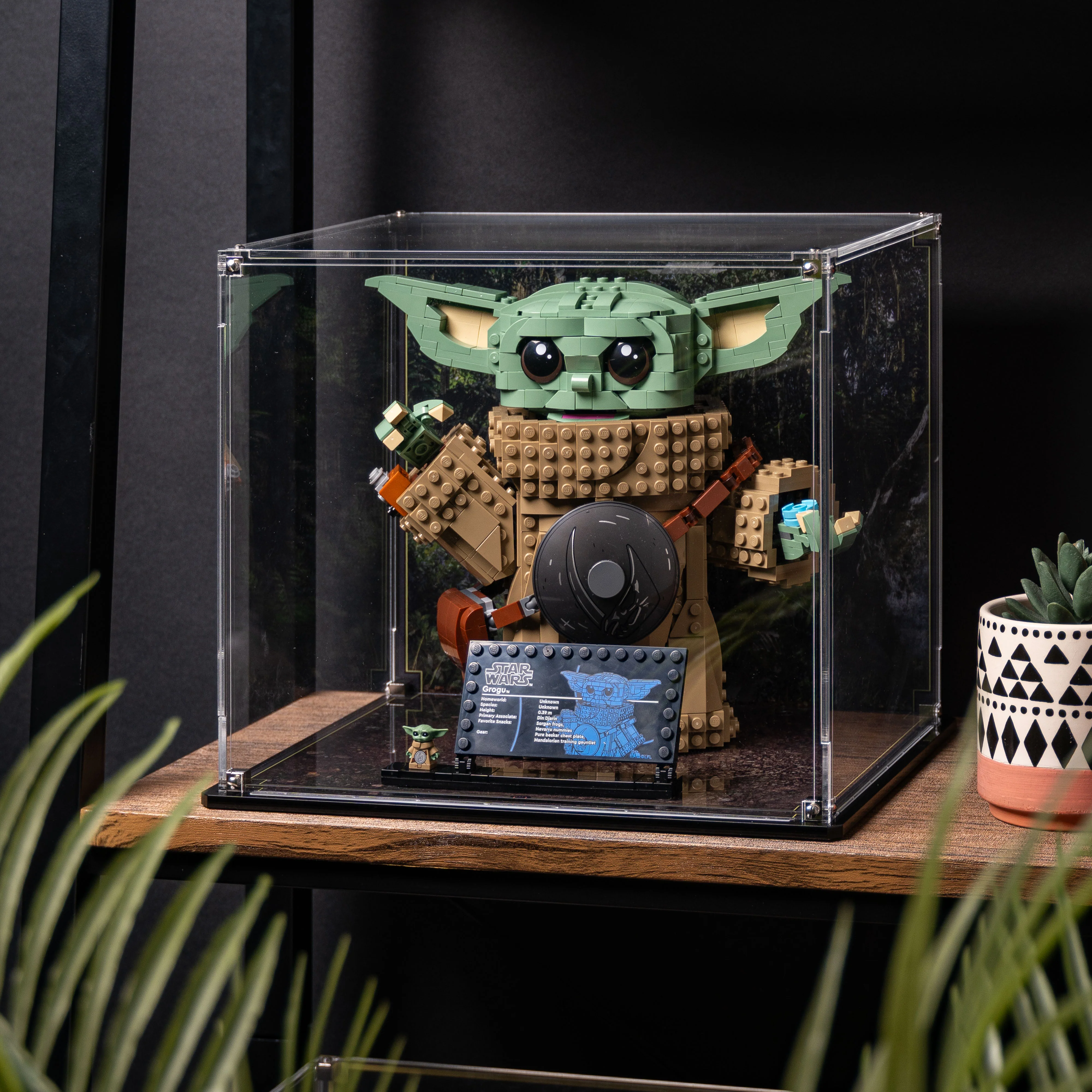 Display Case for LEGO® Star Wars™ Grogu™ (Mandalorian Apprentice) (75446) - Image 2