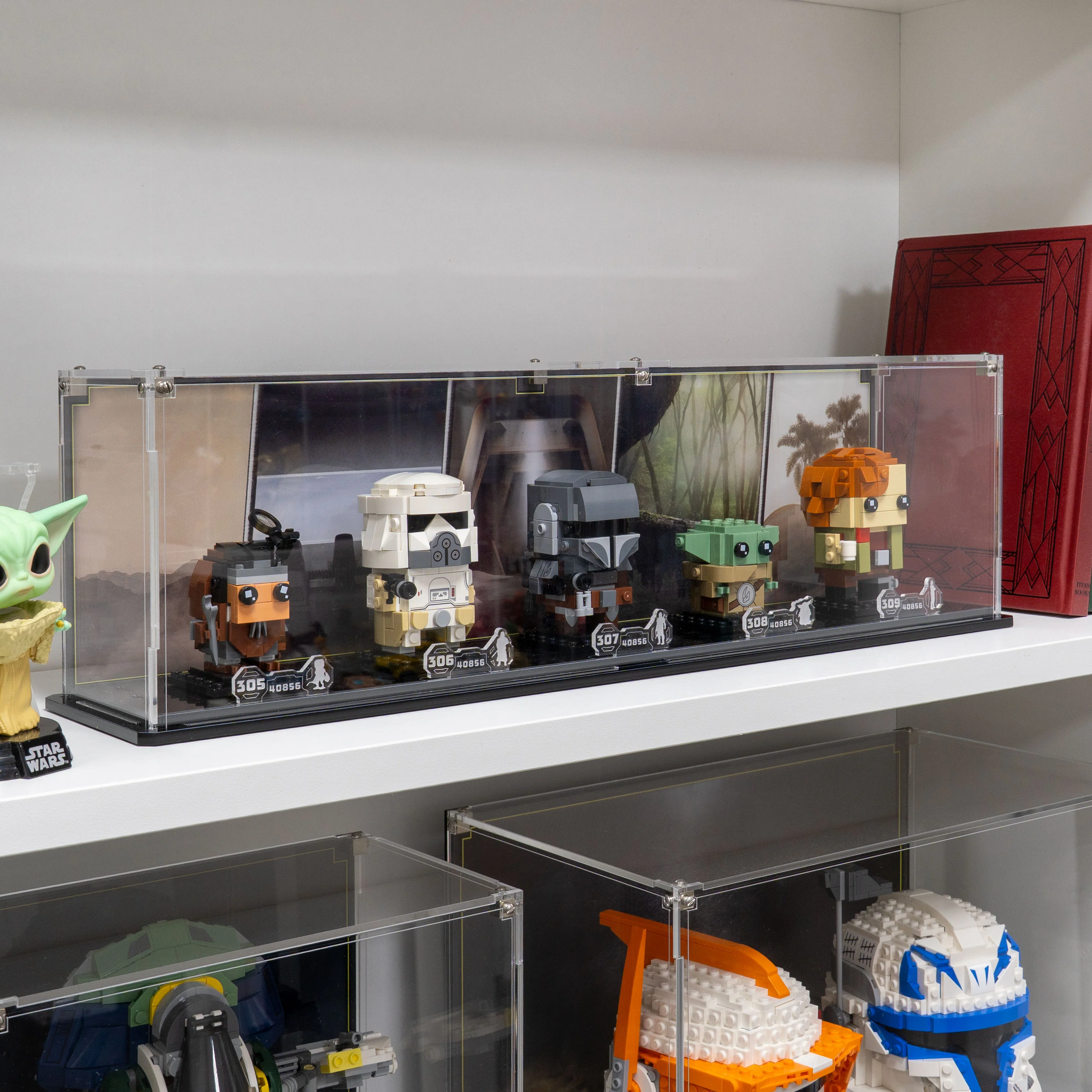 Display Case for LEGO® Star Wars: The Mandalorian and Grogu: Allies & Villains (40856) - Image 8