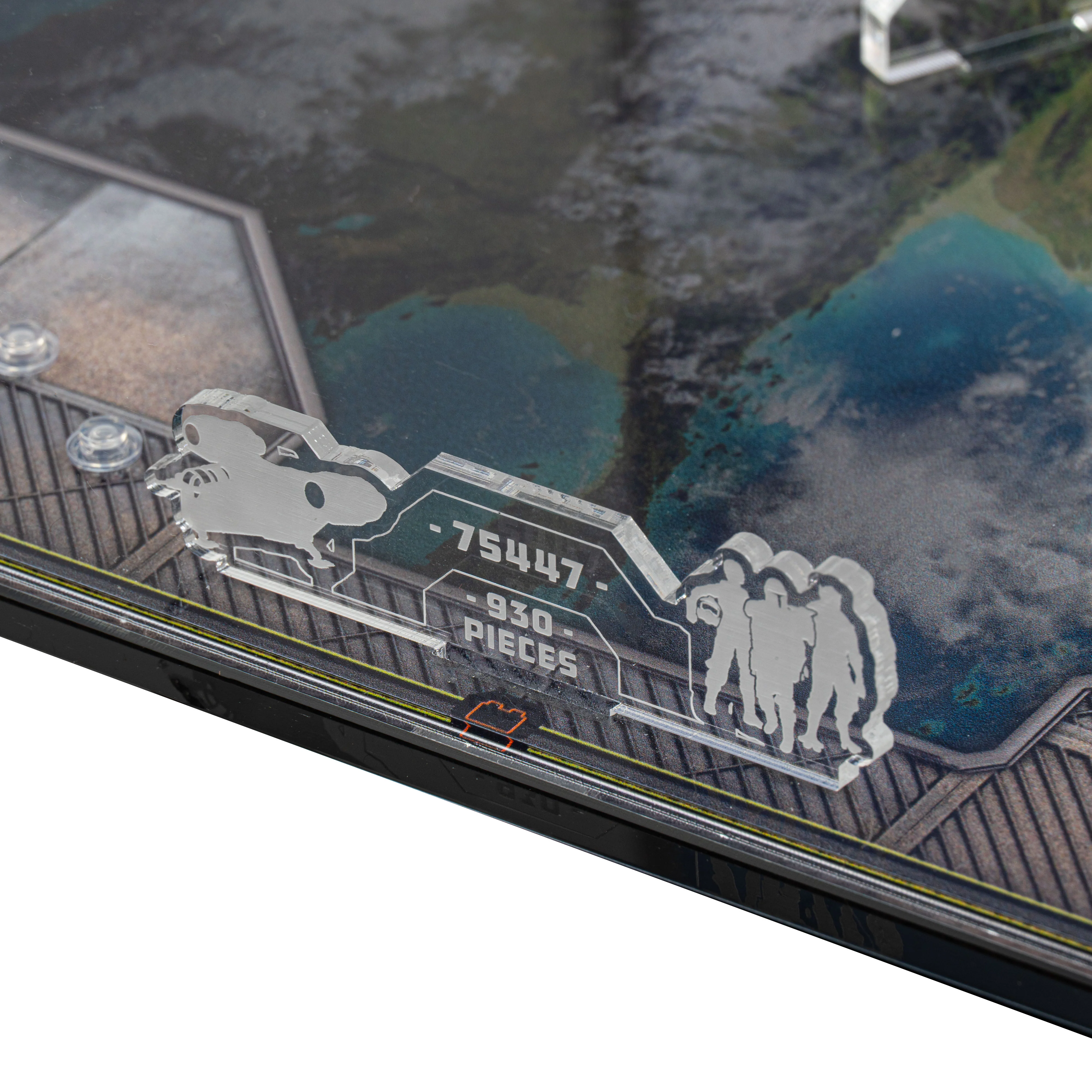 Display Case for LEGO® Star Wars™ The Razor Crest™ (75447) - Image 7
