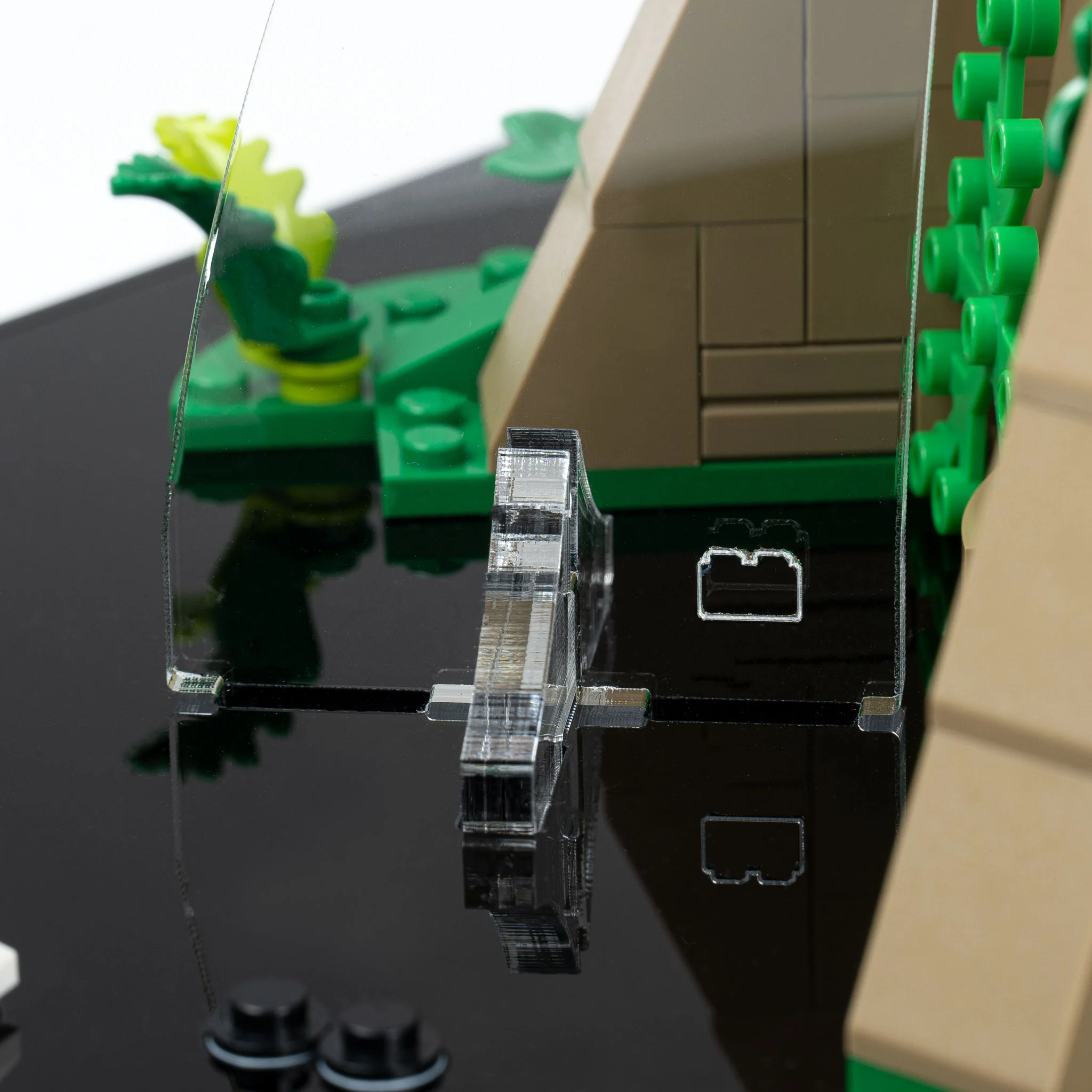 Display Case for LEGO® Star Wars Yavin 4 Rebel Base (75365) - Image 7
