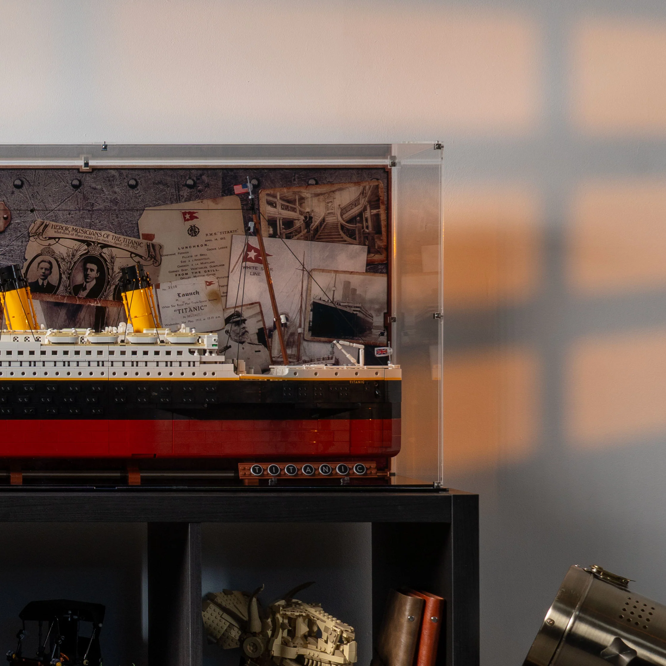 Display Case for LEGO® Titanic (10294) - Image 14