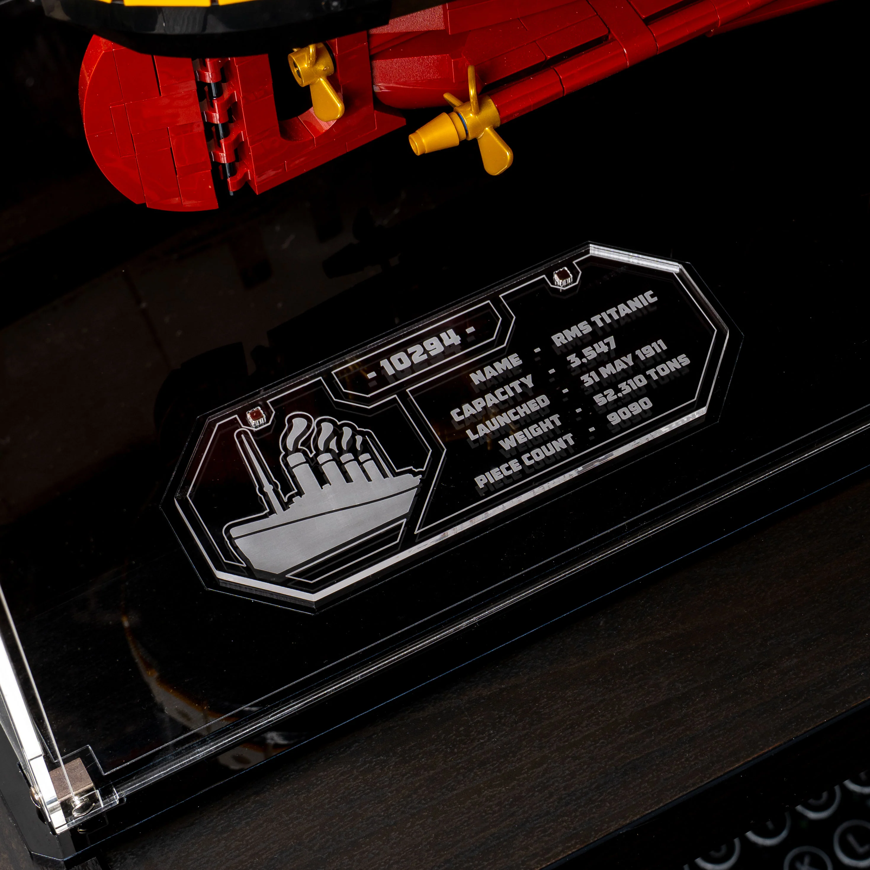 Display Case for LEGO® Titanic (10294) - Image 15