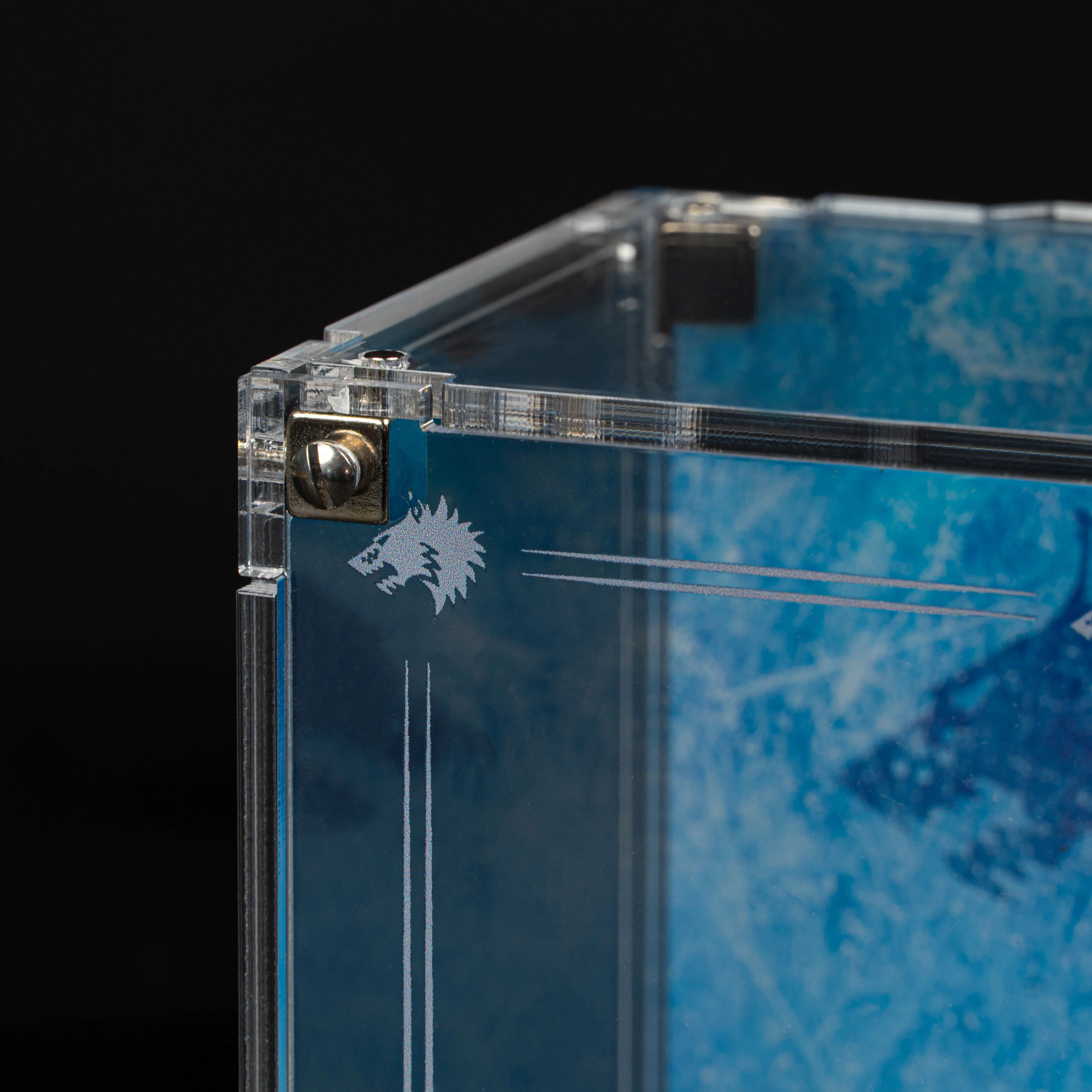 Display Case for Warhammer® 40,000 Ragnar Blackmane - Image 6