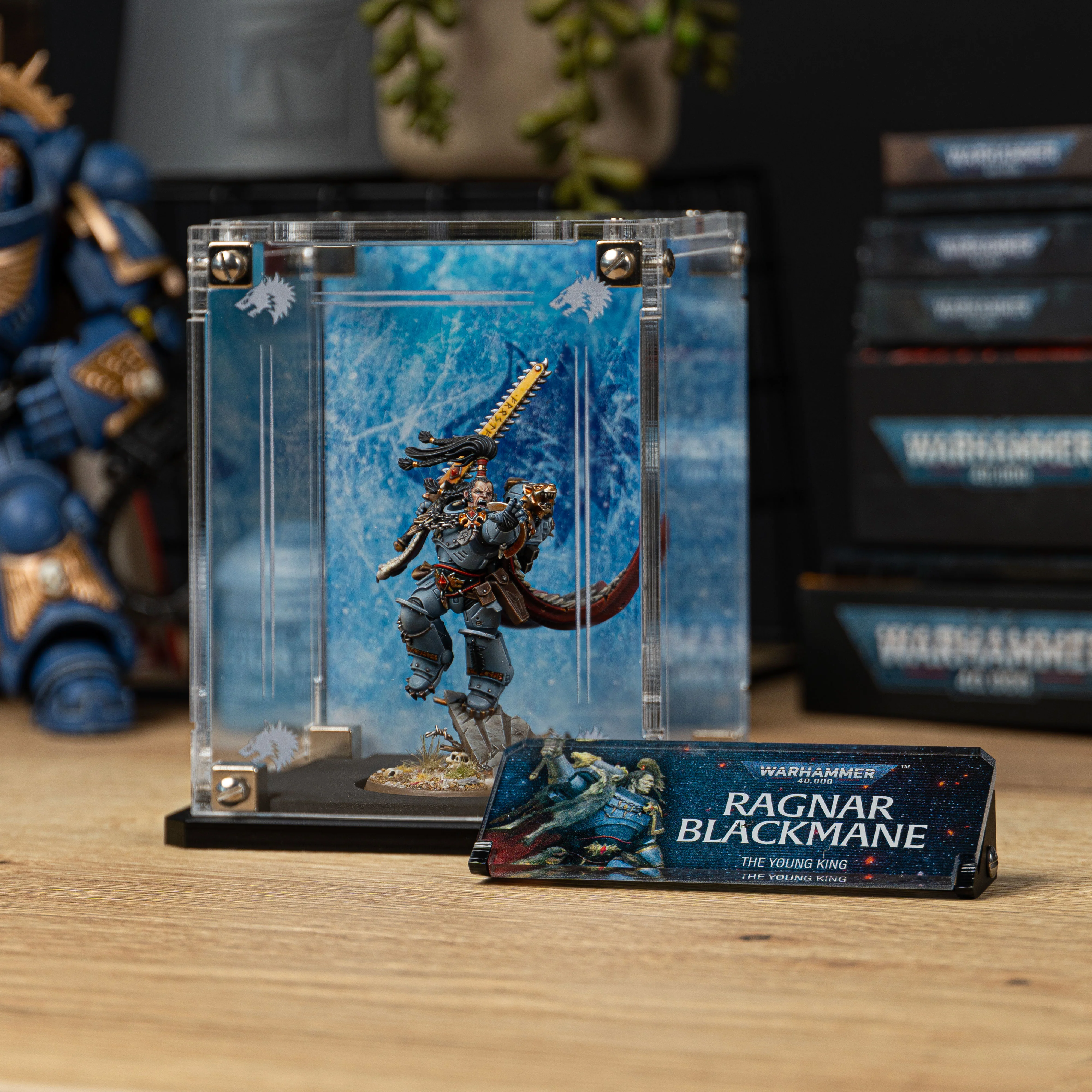Display Case for Warhammer® 40,000 Ragnar Blackmane - Image 2
