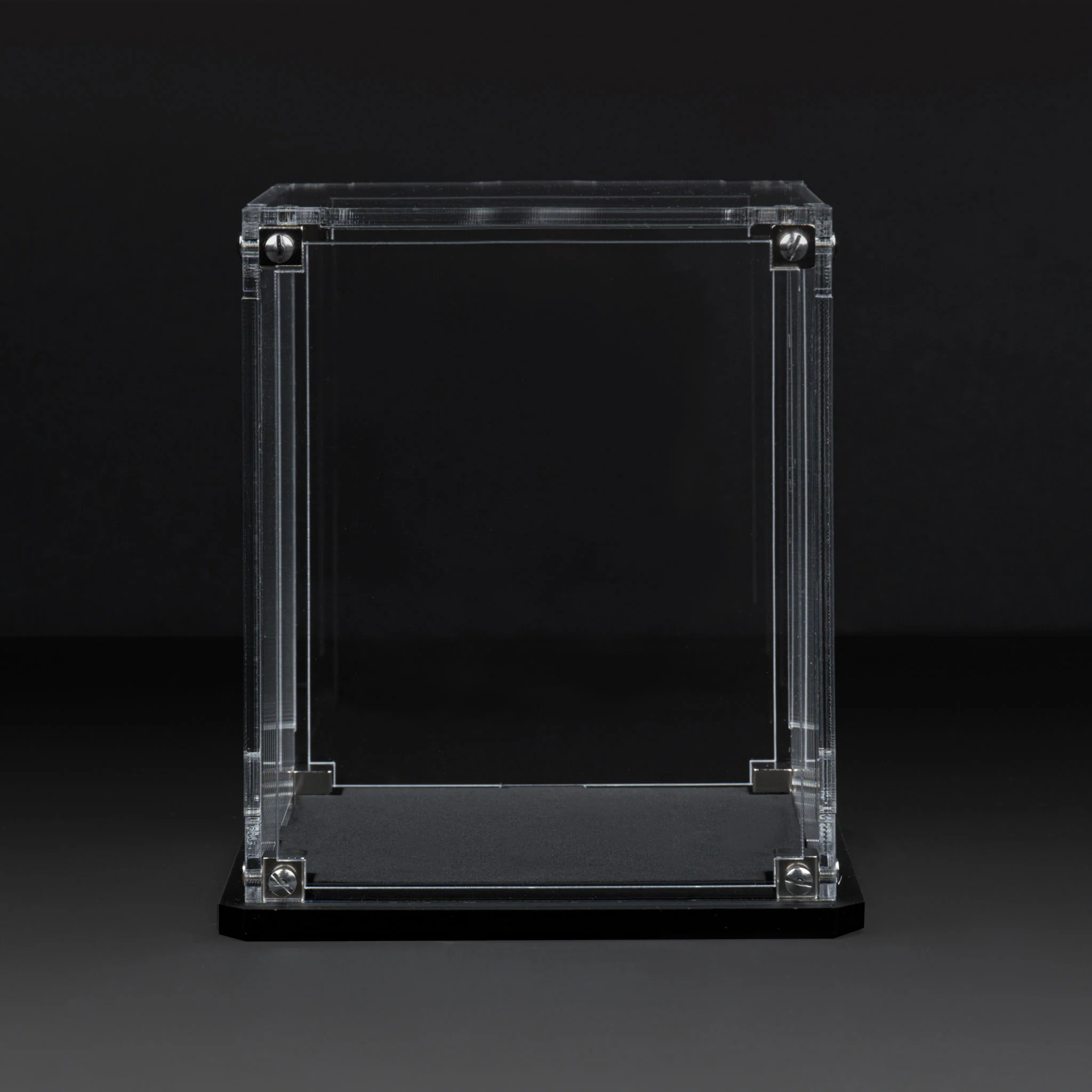 Display Case for Warhammer® Miniature with Clear Background - Image 2