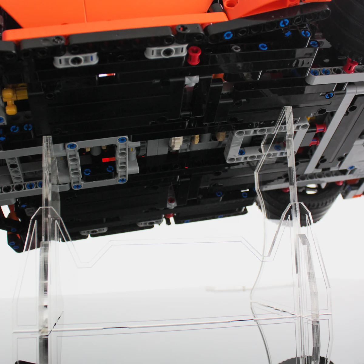 Display Case for LEGO® Technic: Porsche 911 GT3 RS (42056) - Image 9