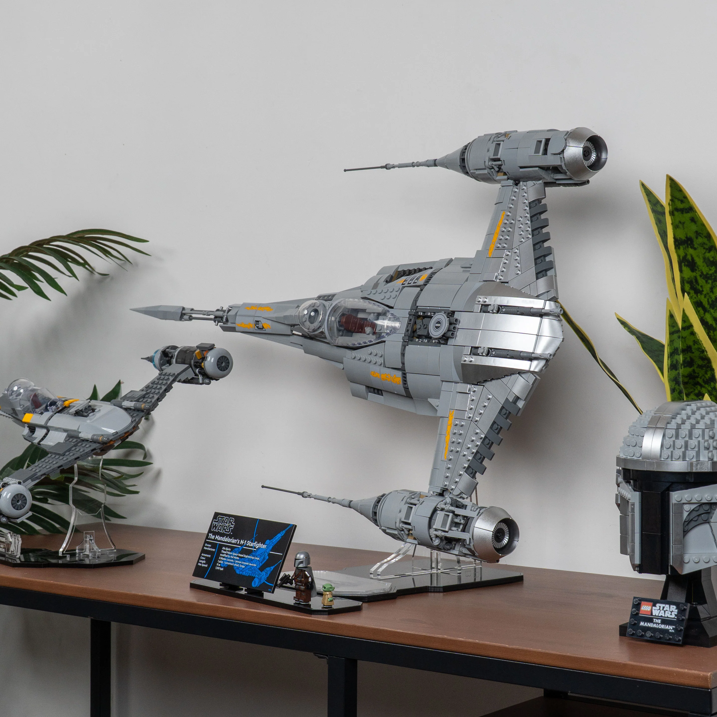 Display Stand for LEGO® Star Wars™ The Mandalorian's N-1 Starfighter™ (75442) - Image 2