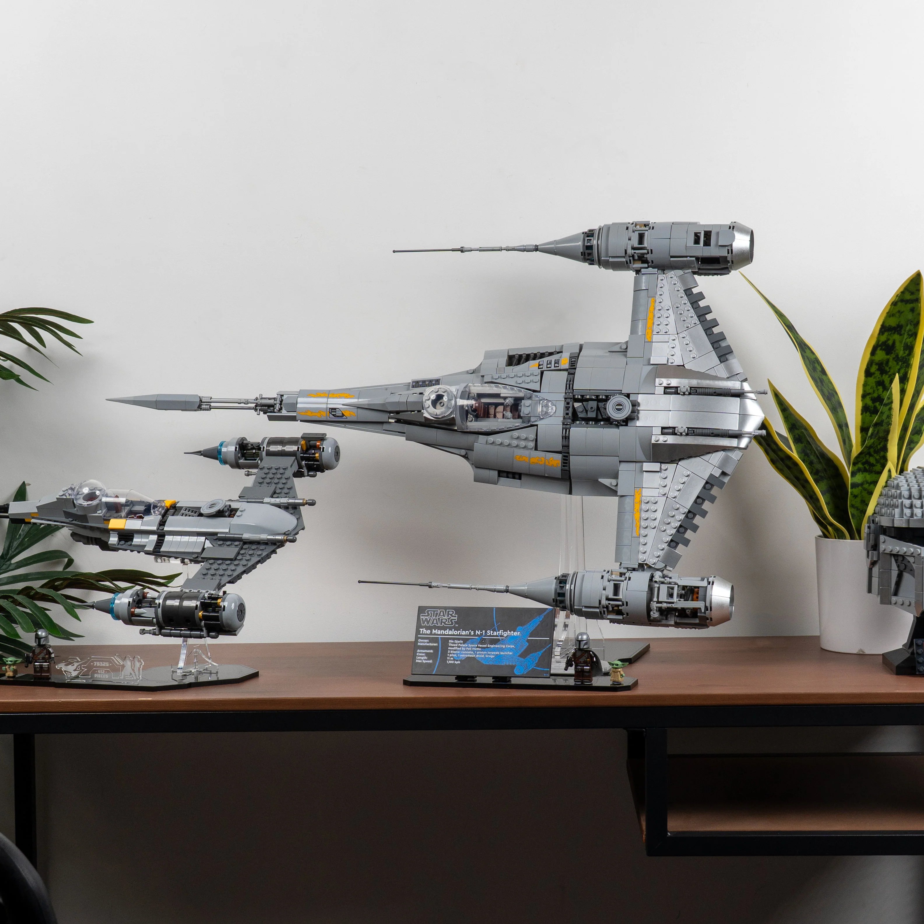 Display Stand for LEGO® Star Wars™ The Mandalorian's N-1 Starfighter™ (75442) - Image 9