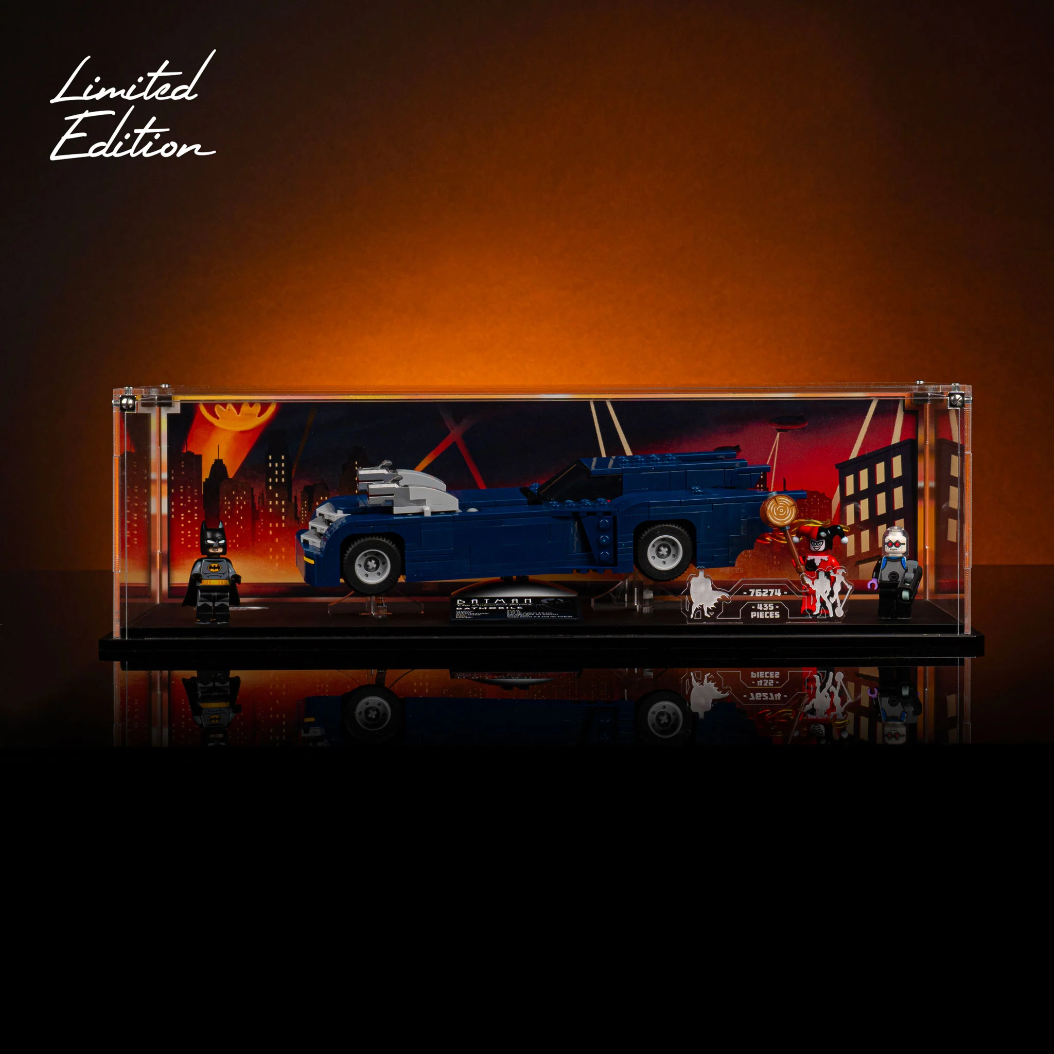 Limited Edition Display Case for LEGO Batman: Batman™ with the Batmobile™ vs. Harley Quinn™ and Mr. Freeze™ (76274) - Image 2
