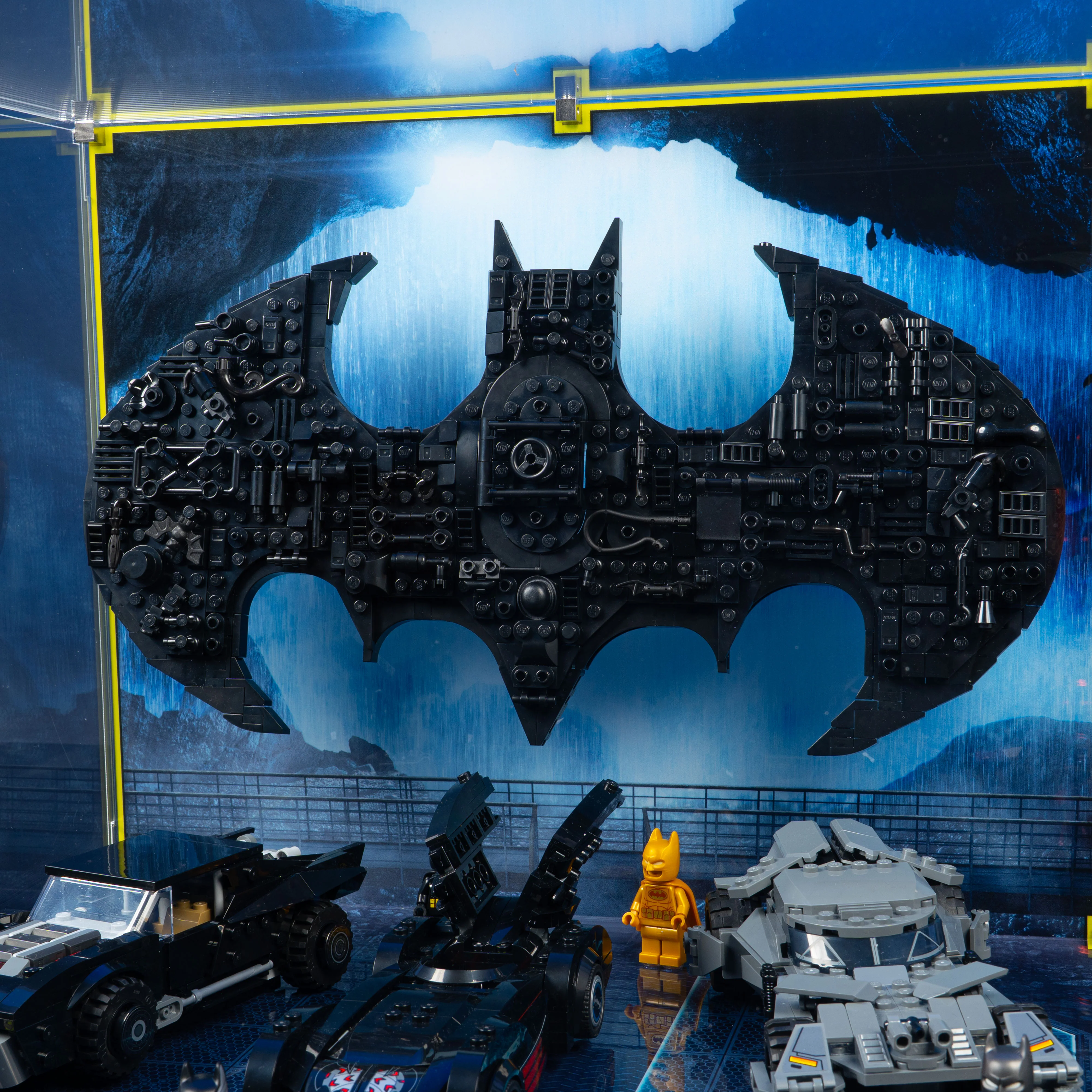 Limited Edition Display Case for LEGO® Batman™ Logo & Cars (76330) (76332) (76333) (76331) - Image 9