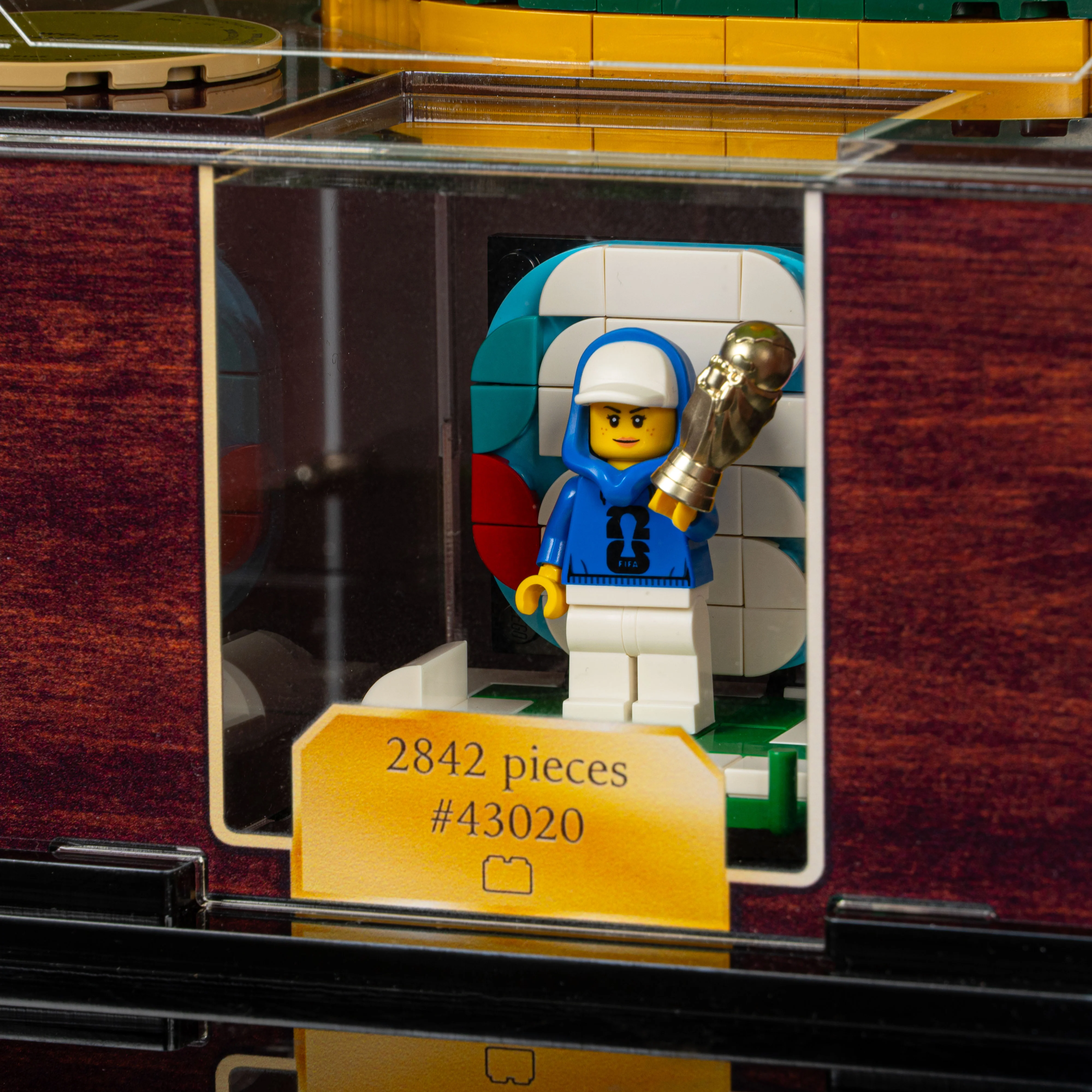 Limited Edition Display Case for LEGO® FIFA World Cup™ Official Trophy (43020) - Image 9