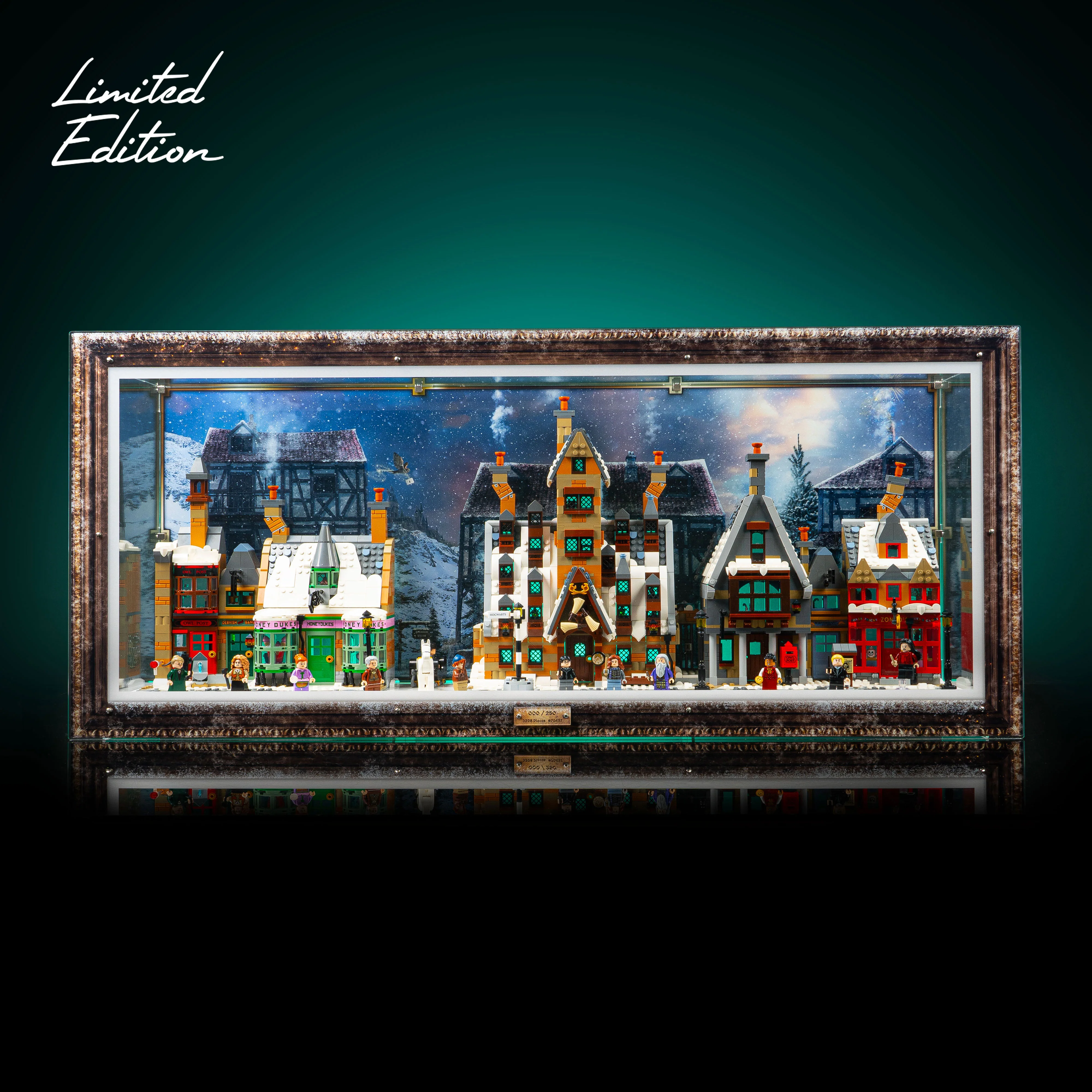 Limited Edition Display Case for LEGO® Harry Potter: Hogsmeade™ Village – Collectors' Edition (76457) - Image 2