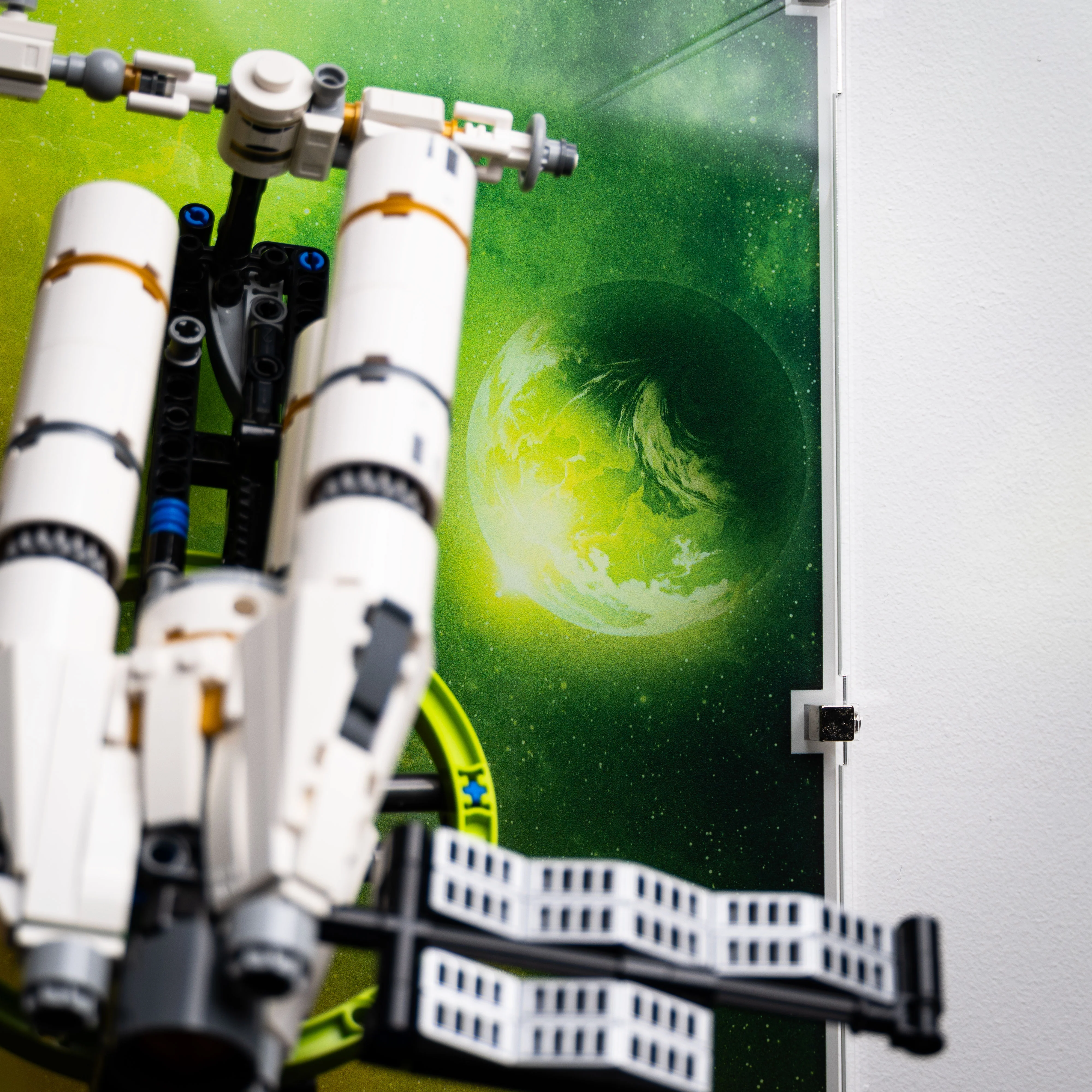 Display Case for LEGO® Icons: Project Hail Mary (11389) - Image 7