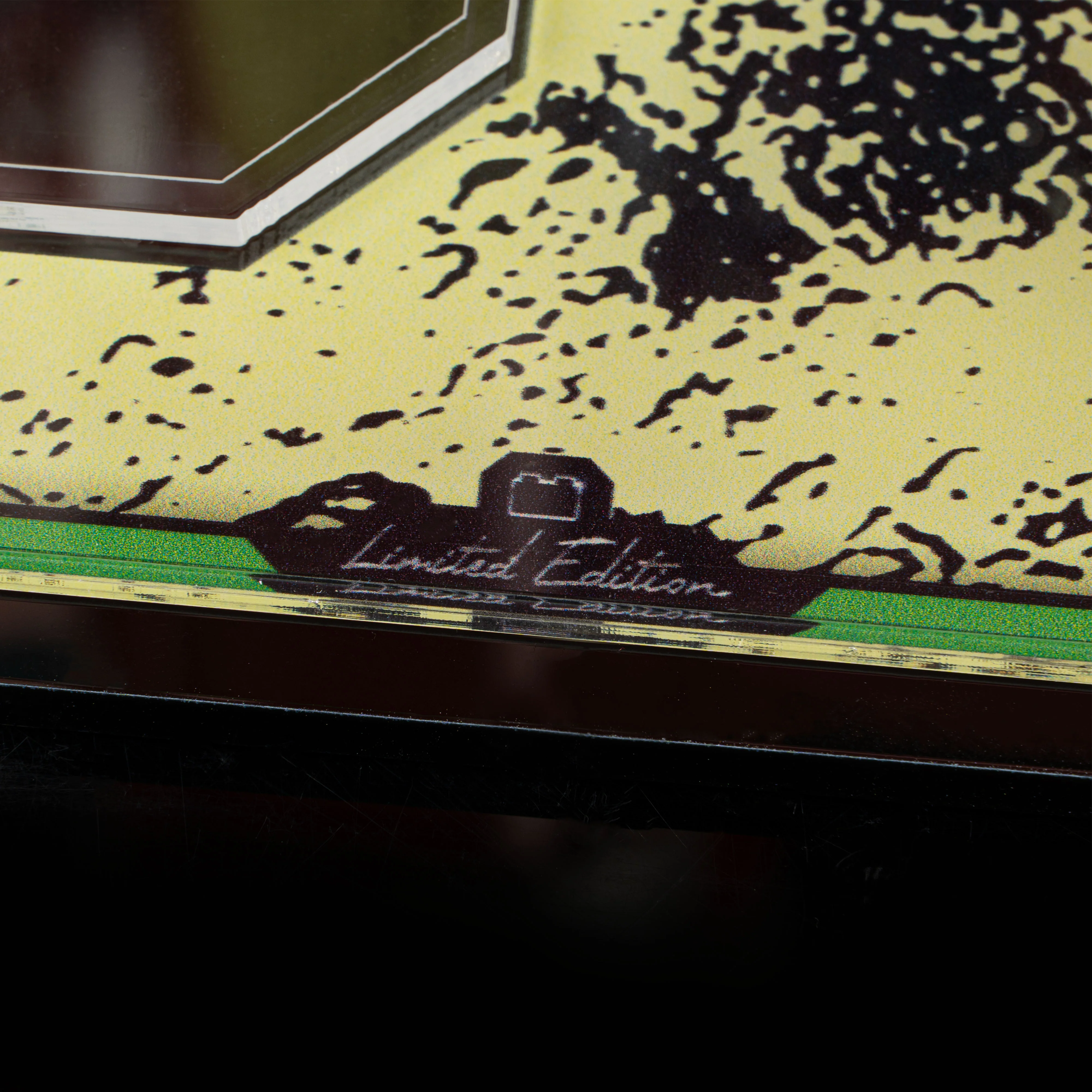 Limited Edition Display Case for LEGO® Ideas: Tintin® Moon Rocket (21367) - Image 13