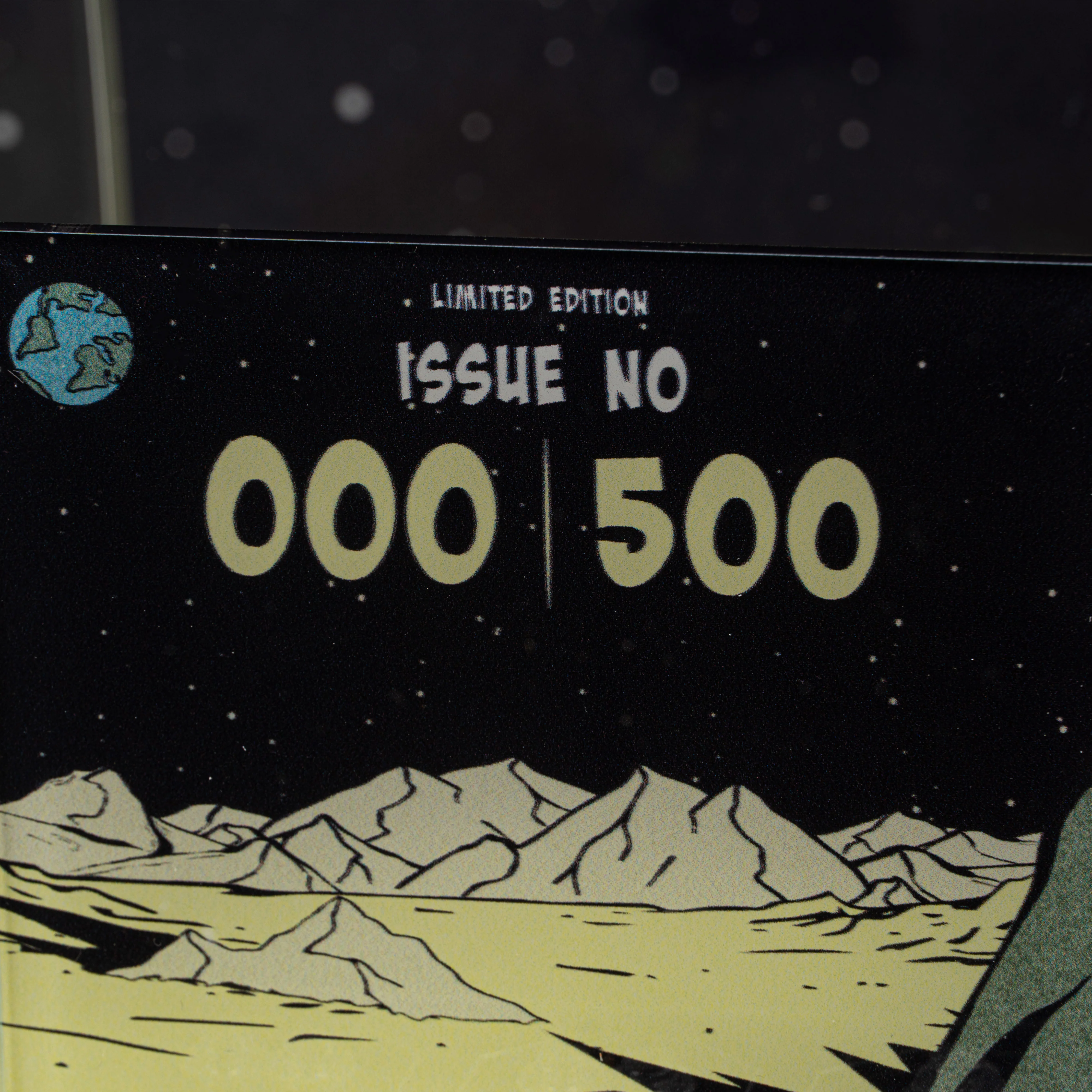 Limited Edition Display Case for LEGO® Ideas: Tintin® Moon Rocket (21367) - Image 9
