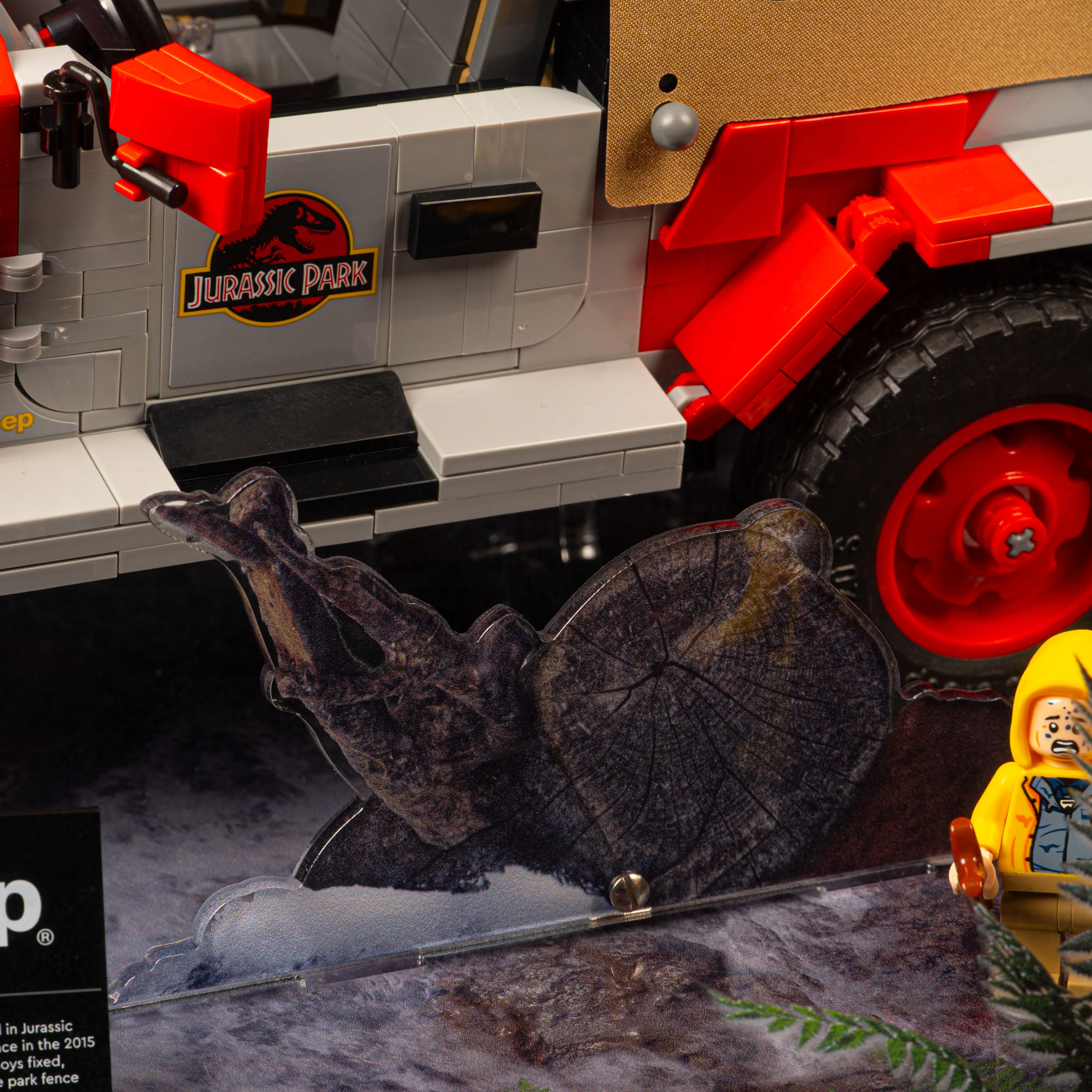 Limited Edition Display Case for LEGO® Jurassic Park Jeep® Wrangler (77984) - Image 14