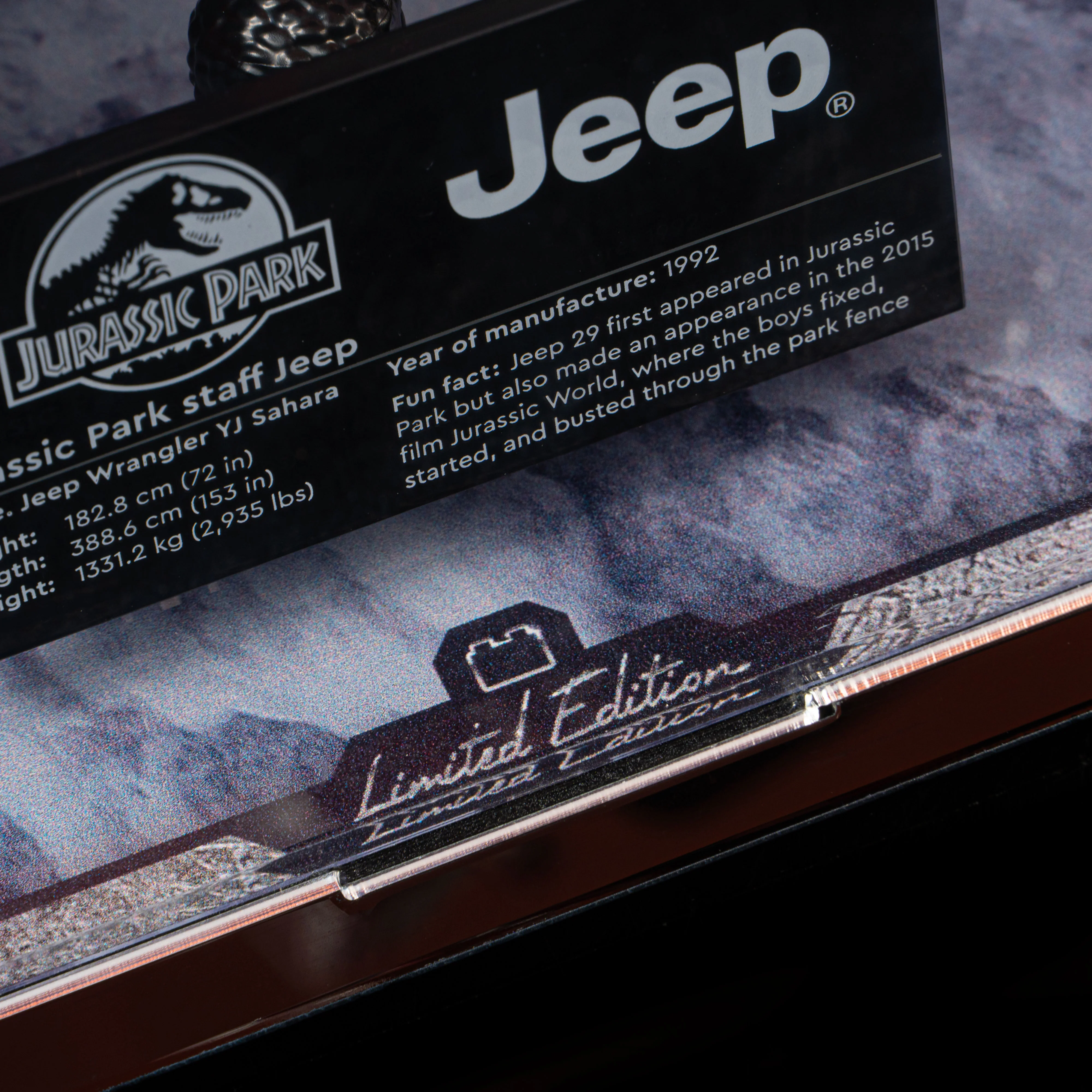 Limited Edition Display Case for LEGO® Jurassic Park Jeep® Wrangler (77984) - Image 15