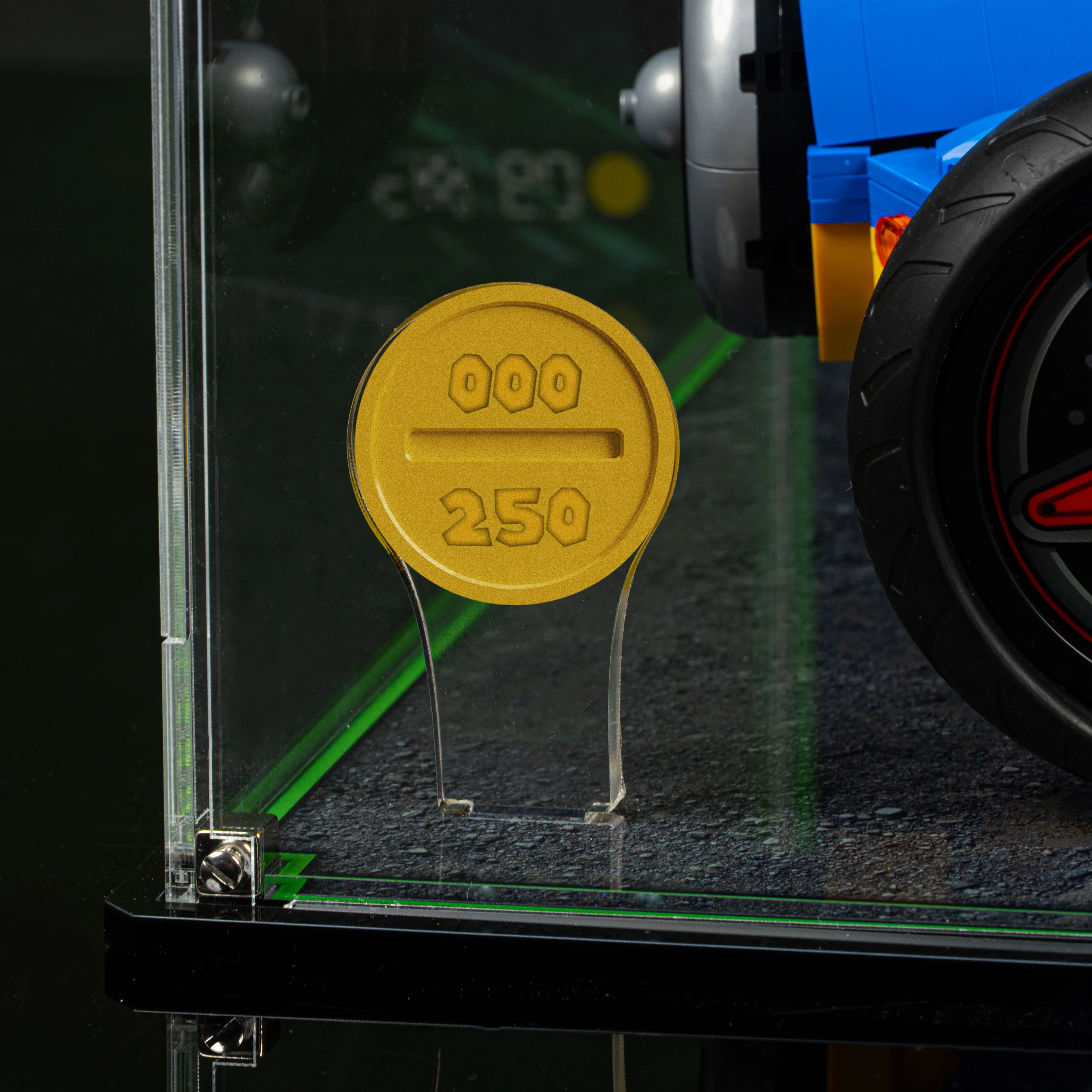 Limited Edition Display Case for LEGO® Mario Kart™ Luigi & Mach 8 (72050) - Image 10