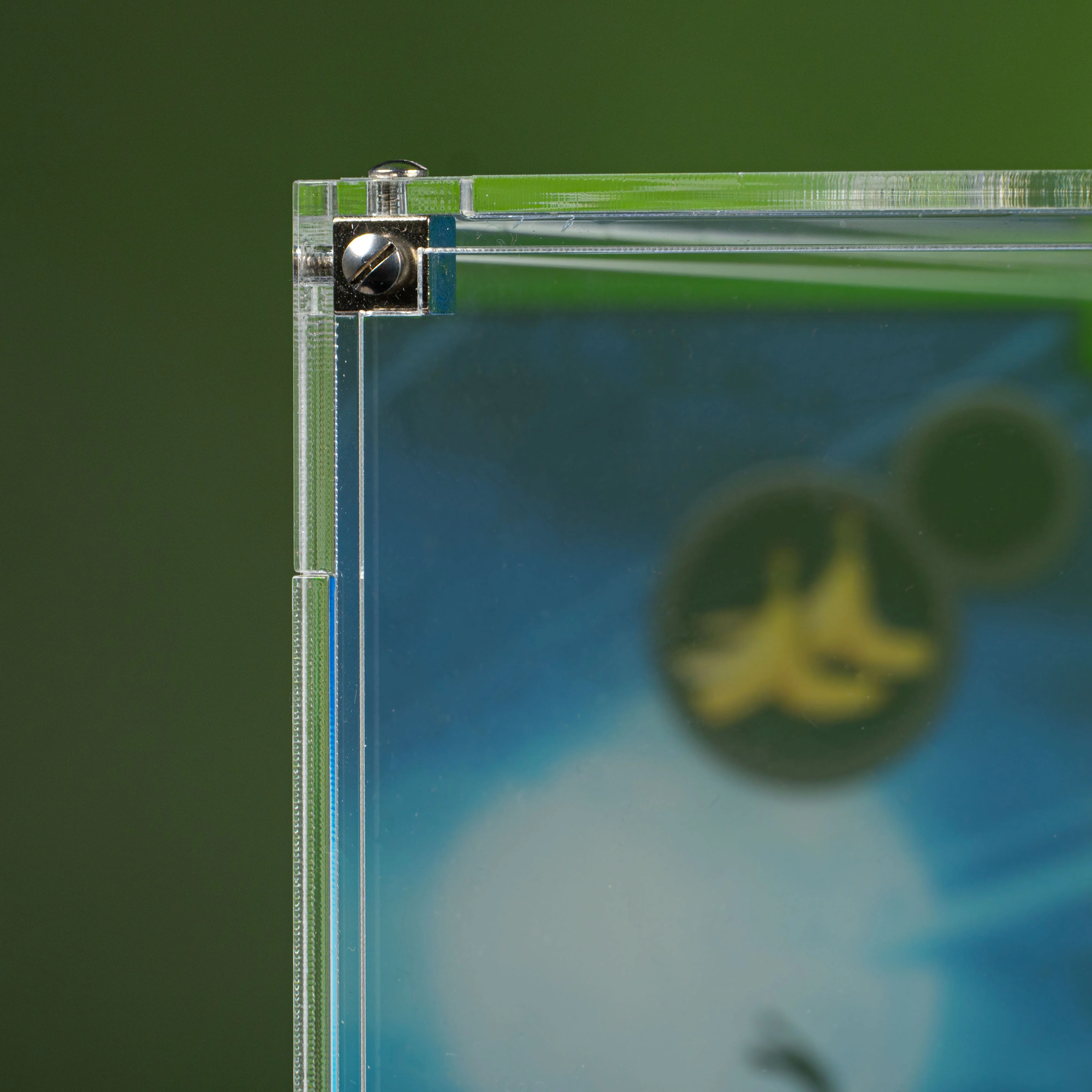 Limited Edition Display Case for LEGO® Mario Kart™ Luigi & Mach 8 (72050) - Image 11