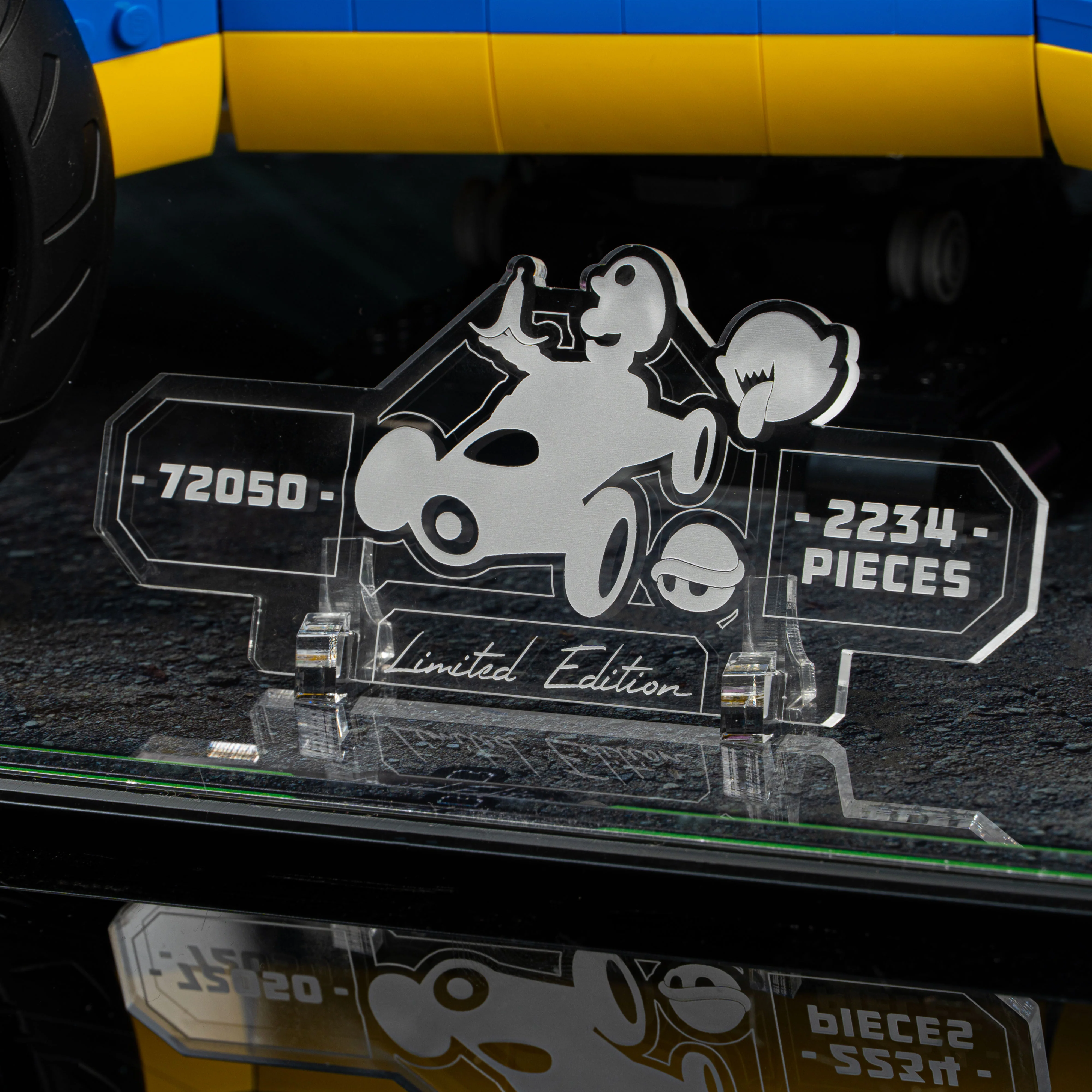 Limited Edition Display Case for LEGO® Mario Kart™ Luigi & Mach 8 (72050) - Image 6