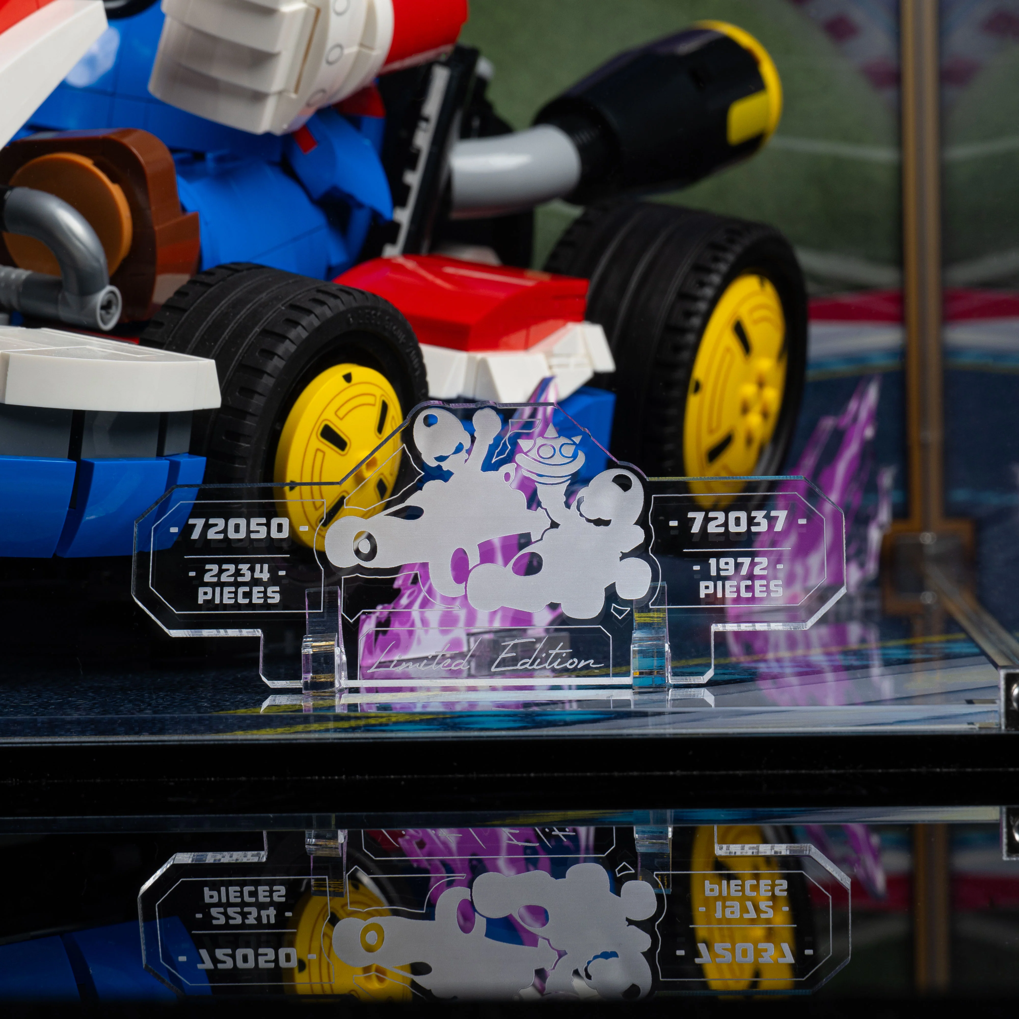 Limited Edition Display Case for LEGO® Mario Kart™ Mario & Standard Kart (72037) & Luigi & Mach 8 (72050) - Image 5