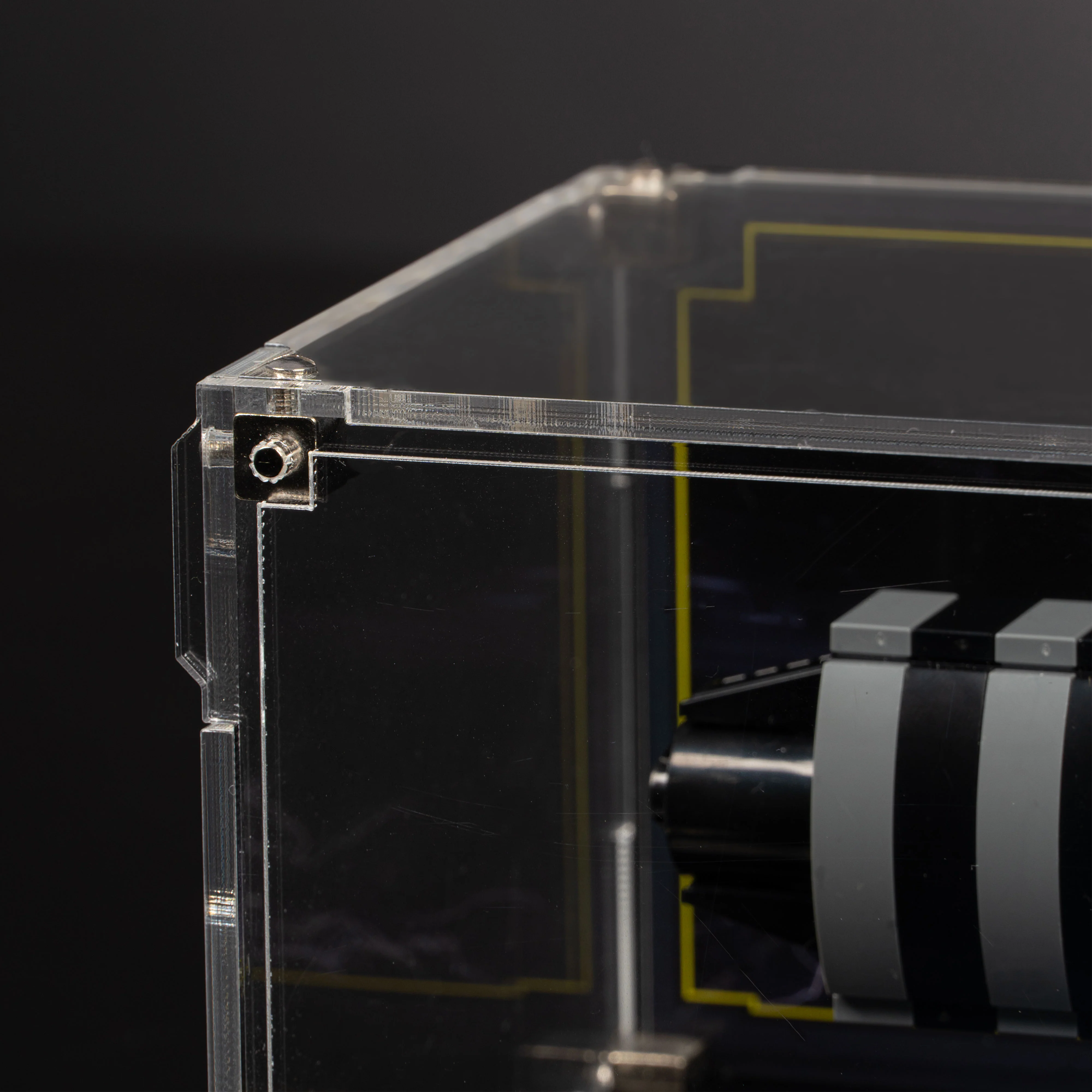 Limited Edition Display Case for LEGO® Star Wars™ The Darksaber (40917) - Image 6
