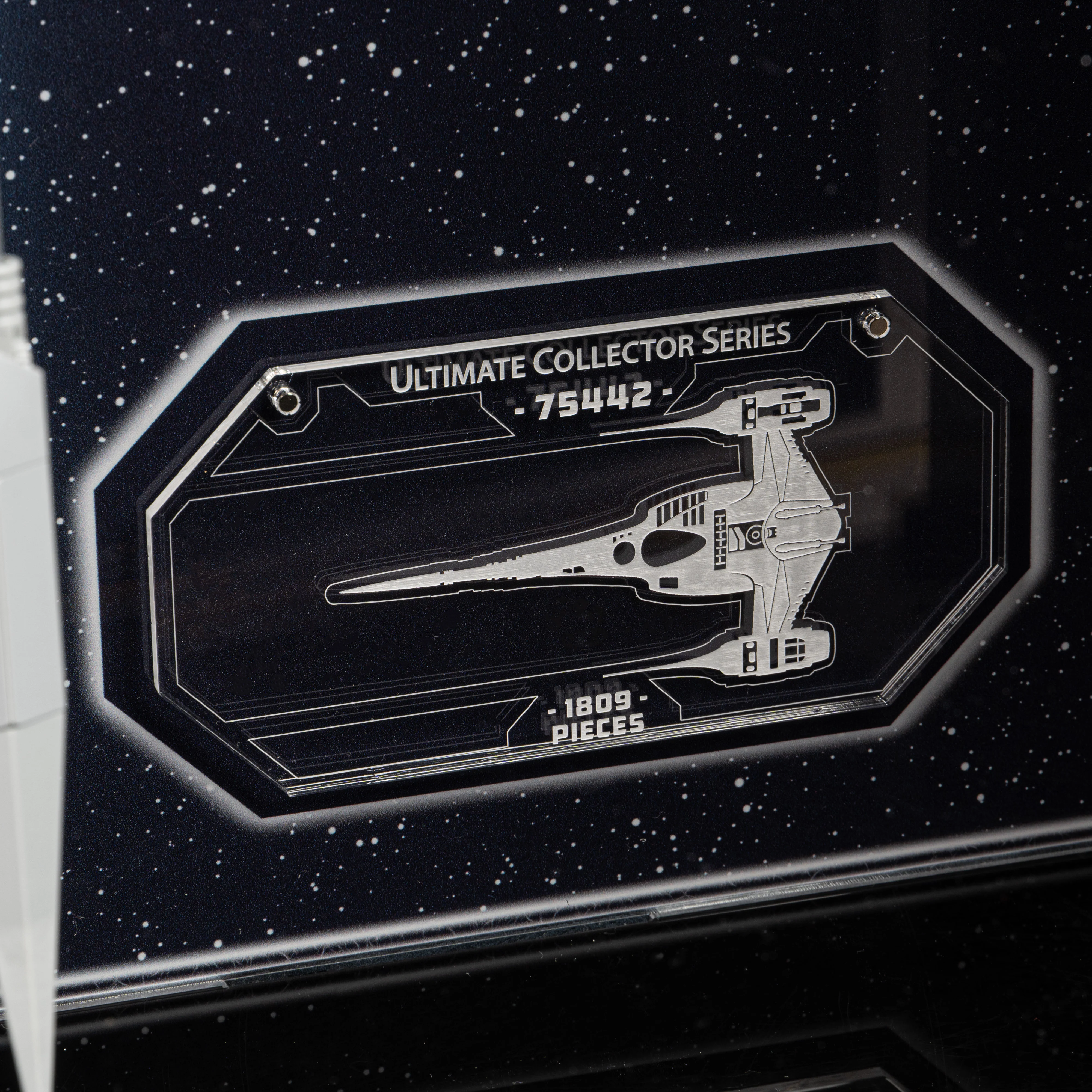 Limited Edition Wall Mountable Display Case for LEGO® Star Wars™ The Mandalorian's N-1 Starfighter™ (75442) - Image 13