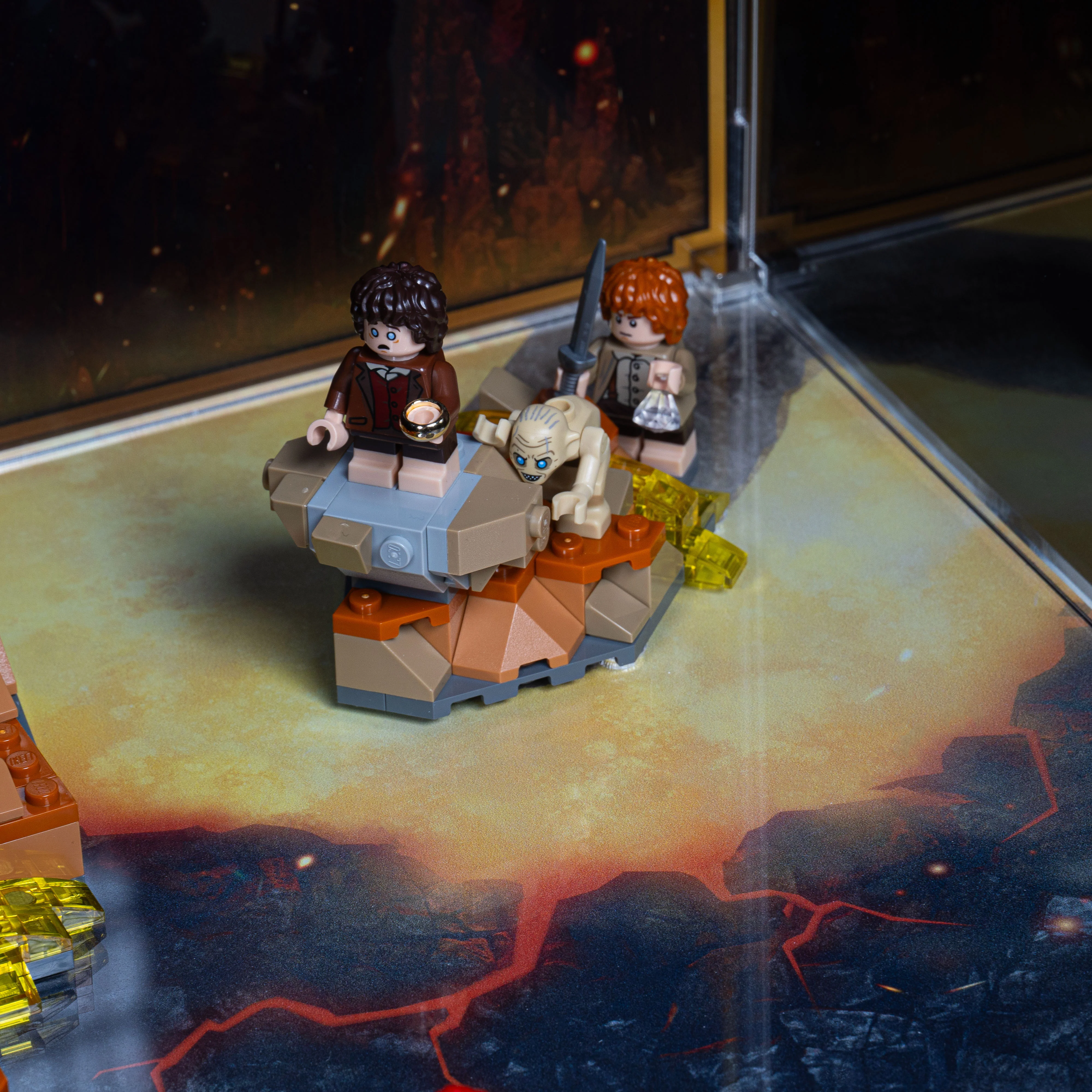 Limited Edition Display Case for LEGO® The Lord of the Rings: Barad-dûr™ with Fell Beast (10333 & 40693) - Image 12