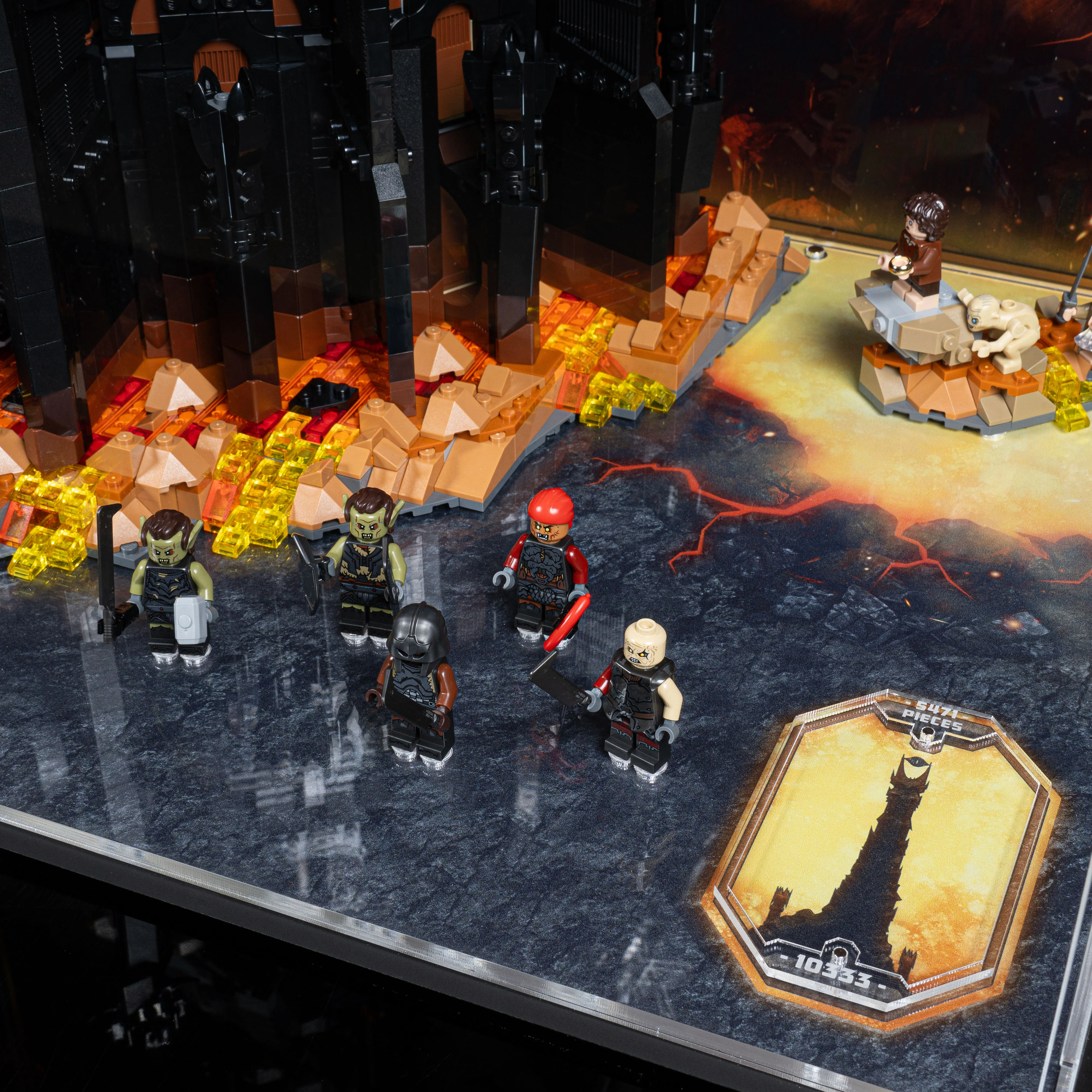 Limited Edition Display Case for LEGO® The Lord of the Rings: Barad-dûr™ with Fell Beast (10333 & 40693) - Image 9