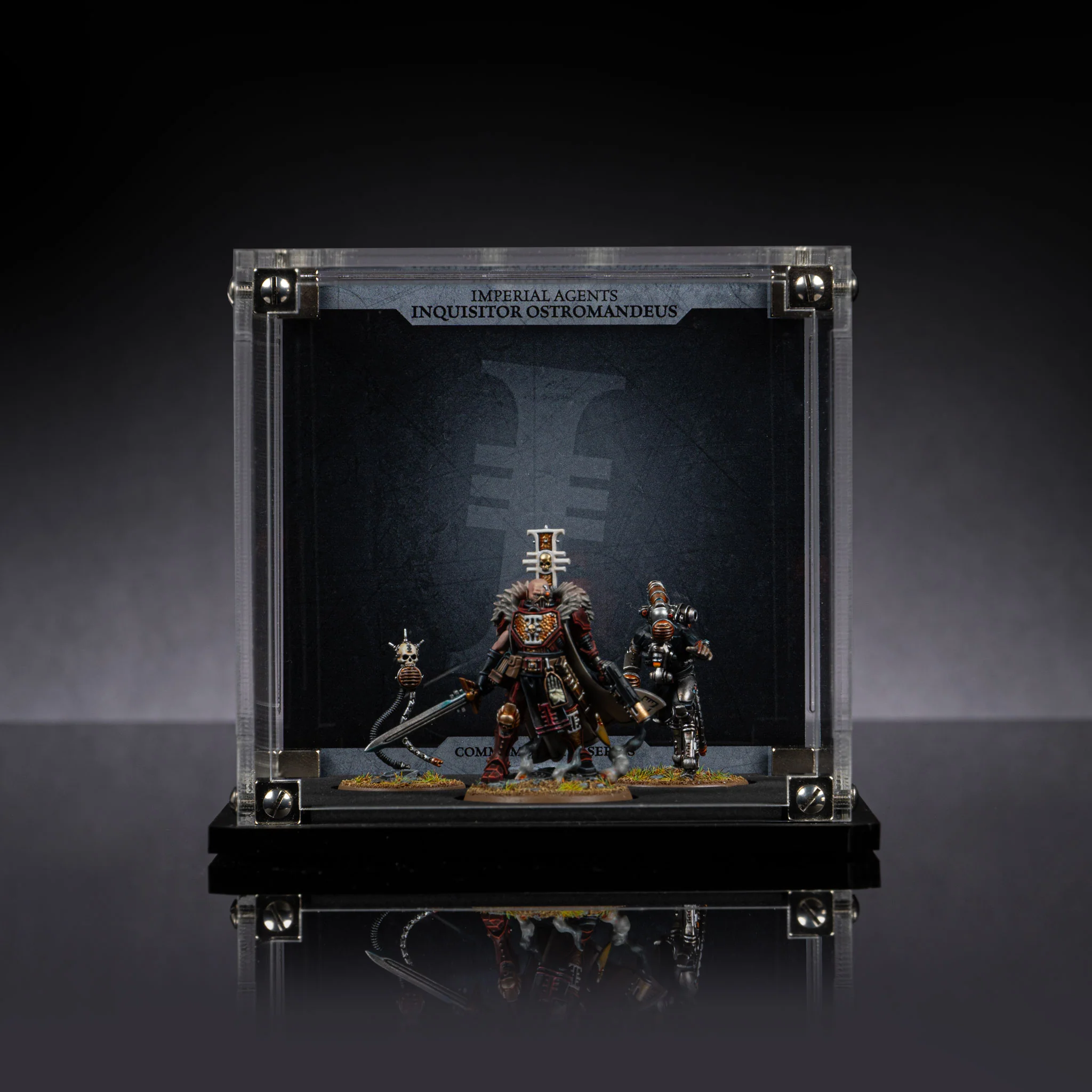 Display Case for Warhammer®+ Imperial Agents - Inquisitor Ostramandeus