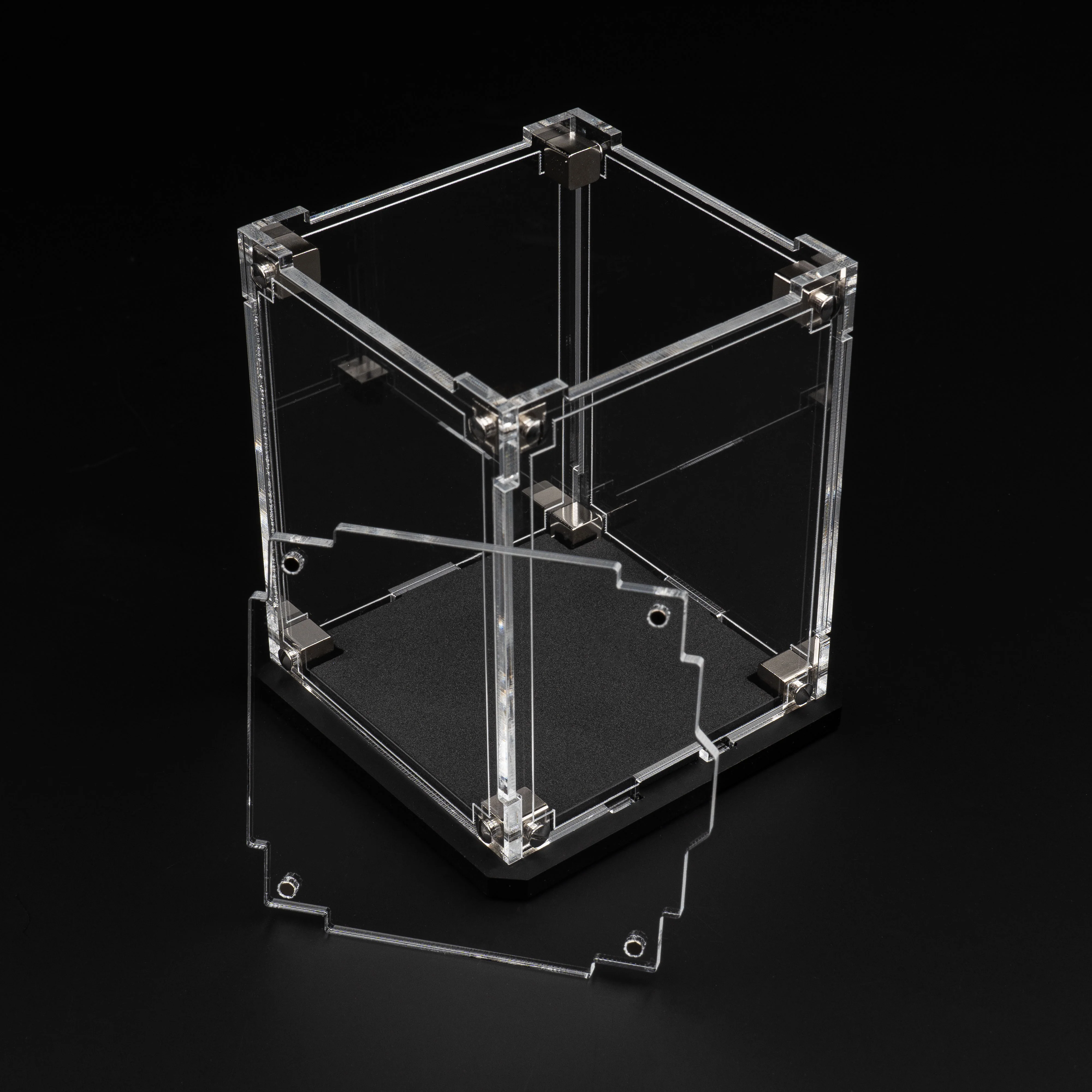 Oversized Miniature Display Case for Warhammer® with Clear Background - Image 15