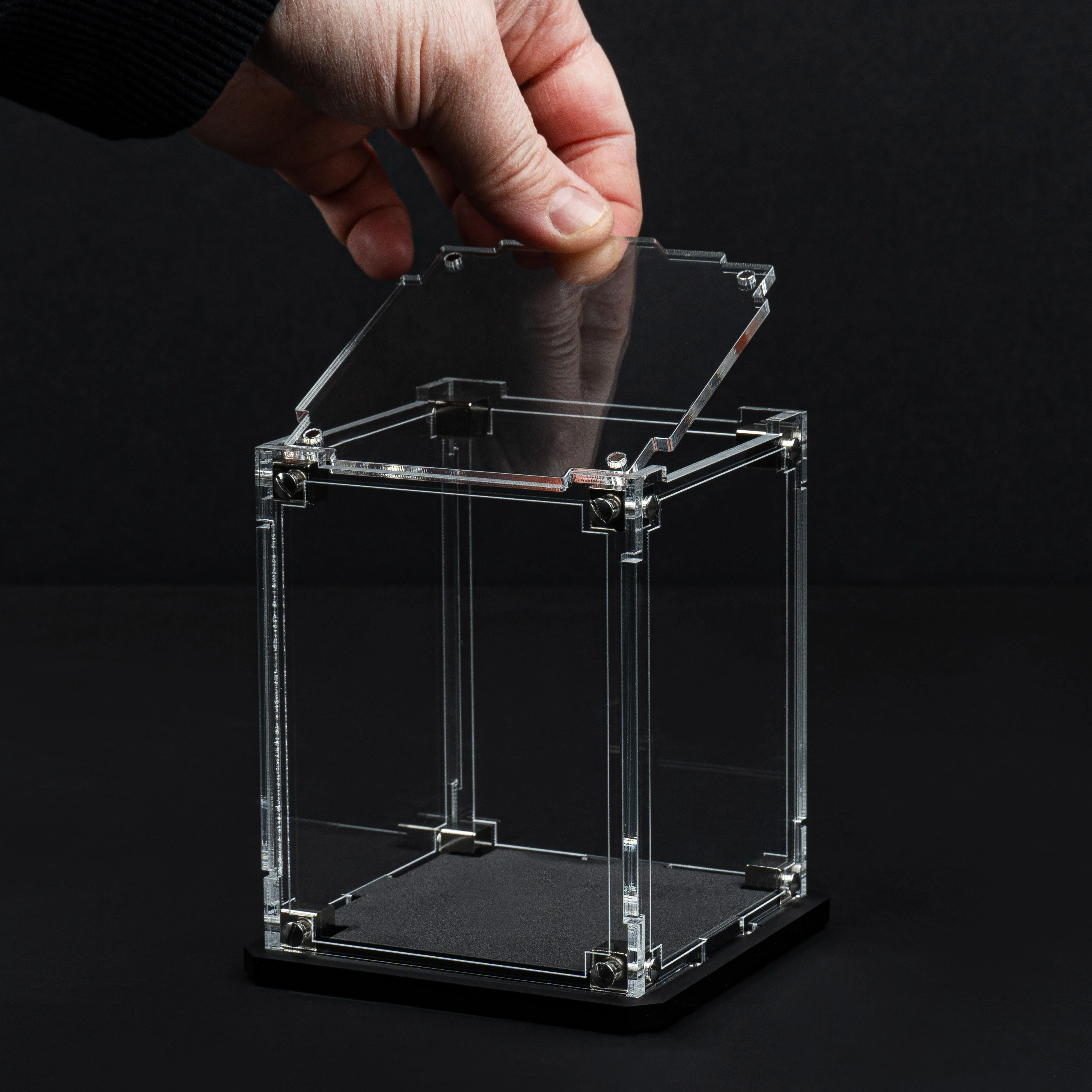 Oversized Miniature Display Case for Warhammer® with Endless War Background - Image 15