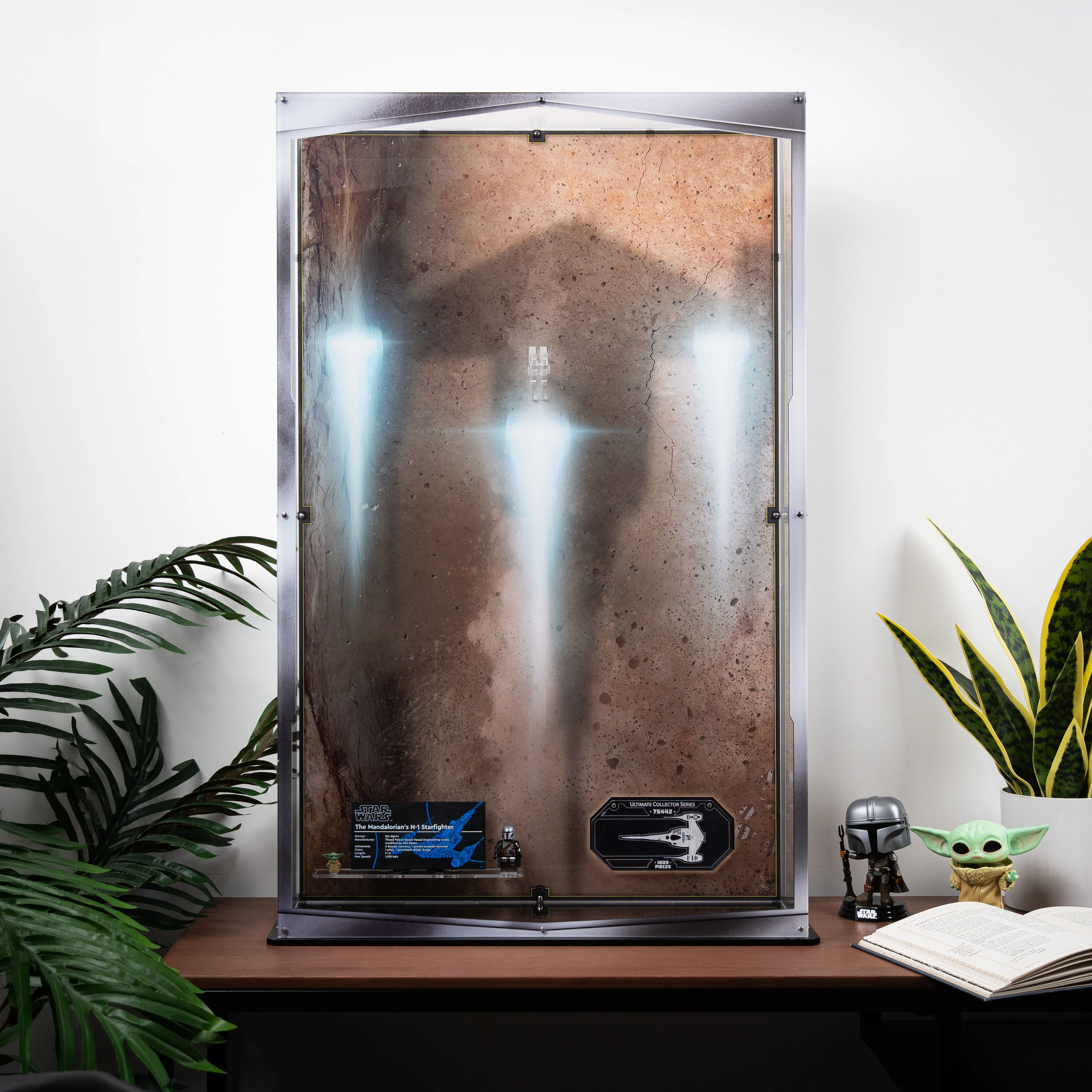 Wall Mountable Display Case for LEGO® Star Wars™ The Mandalorian's N-1 Starfighter™ (75442) - Image 10