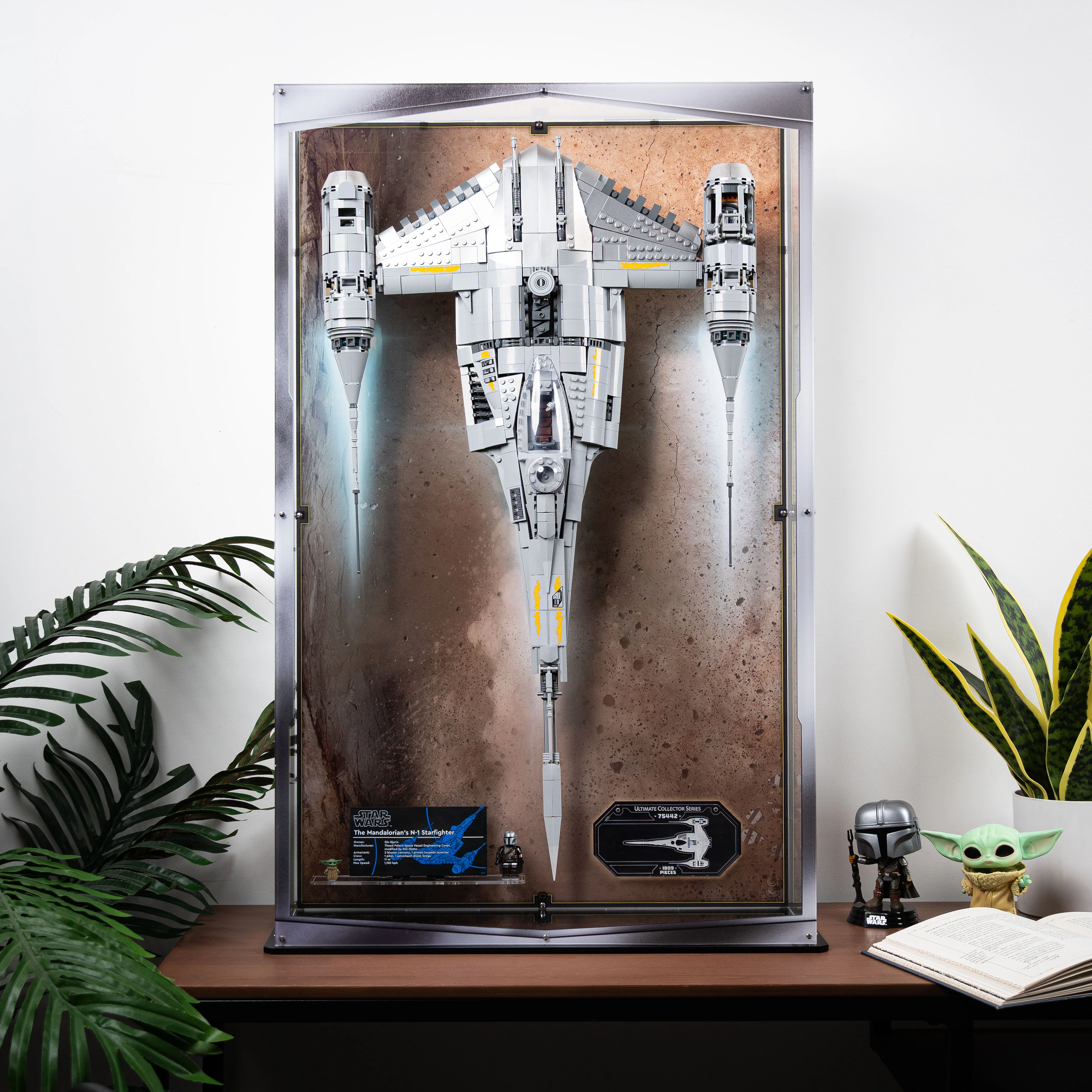 Wall Mountable Display Case for LEGO® Star Wars™ The Mandalorian's N-1 Starfighter™ (75442) - Image 2